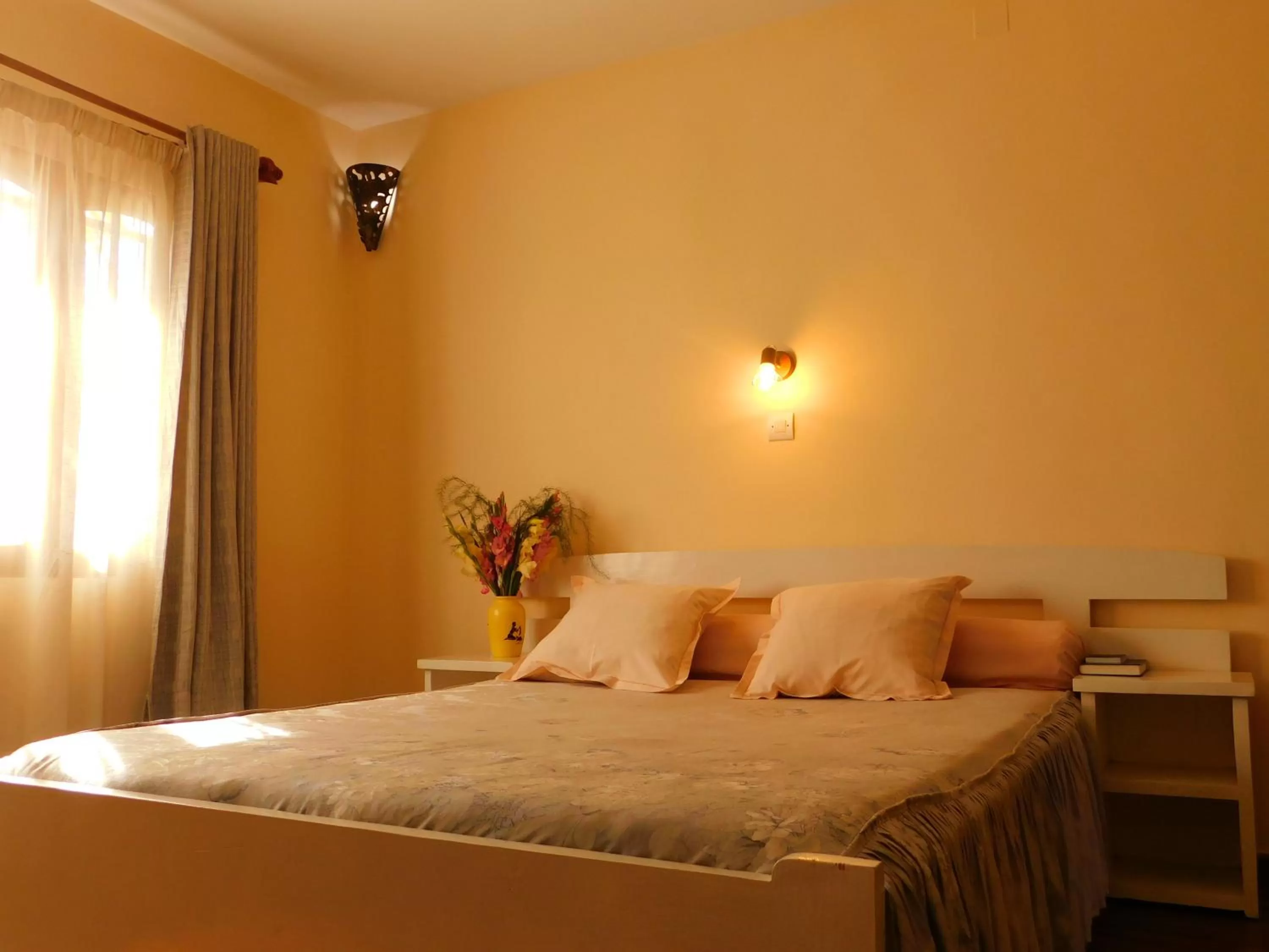 Bedroom, Bed in Antsirabe Hotel