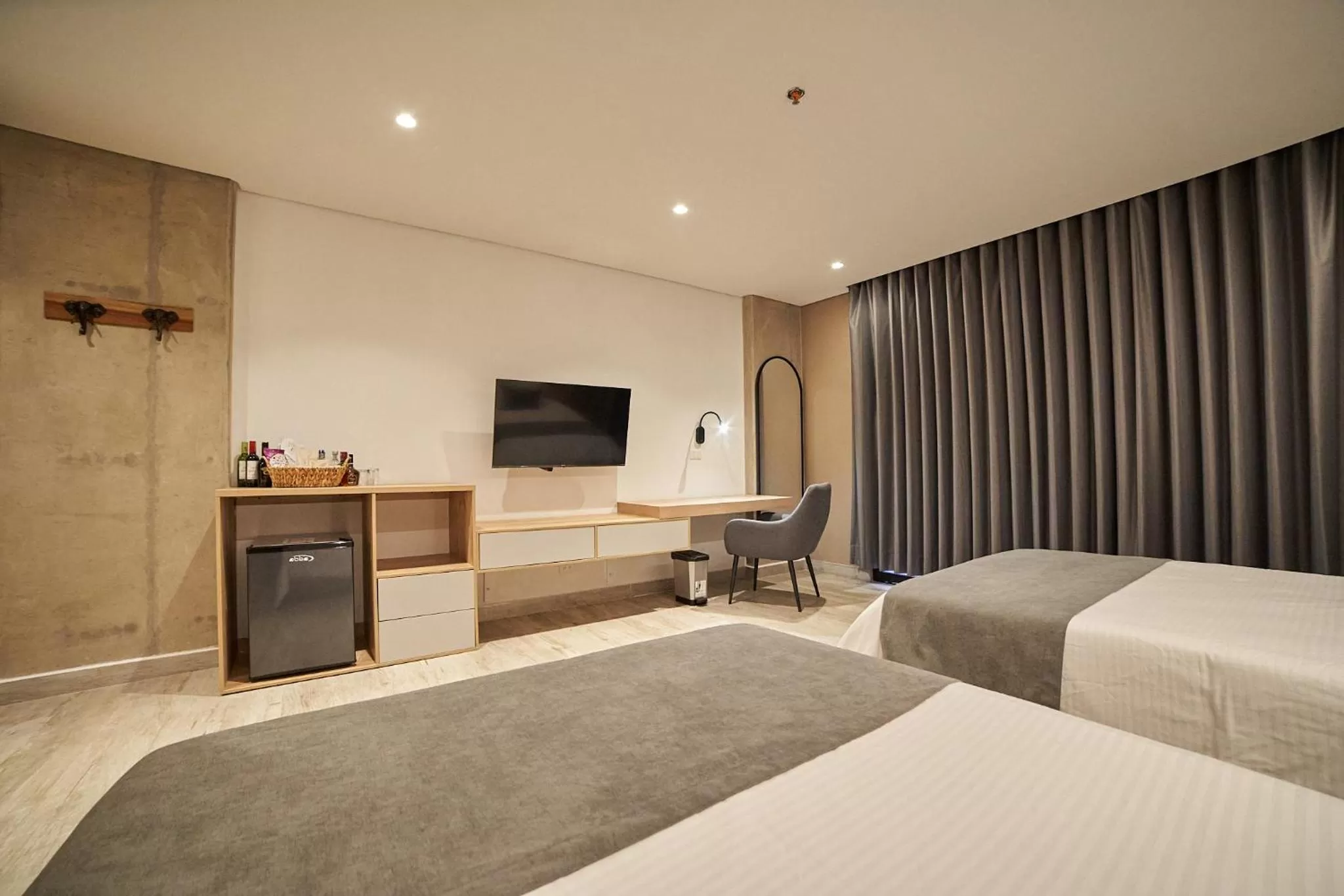 TV and multimedia, Bed in Eutopiq Hotel