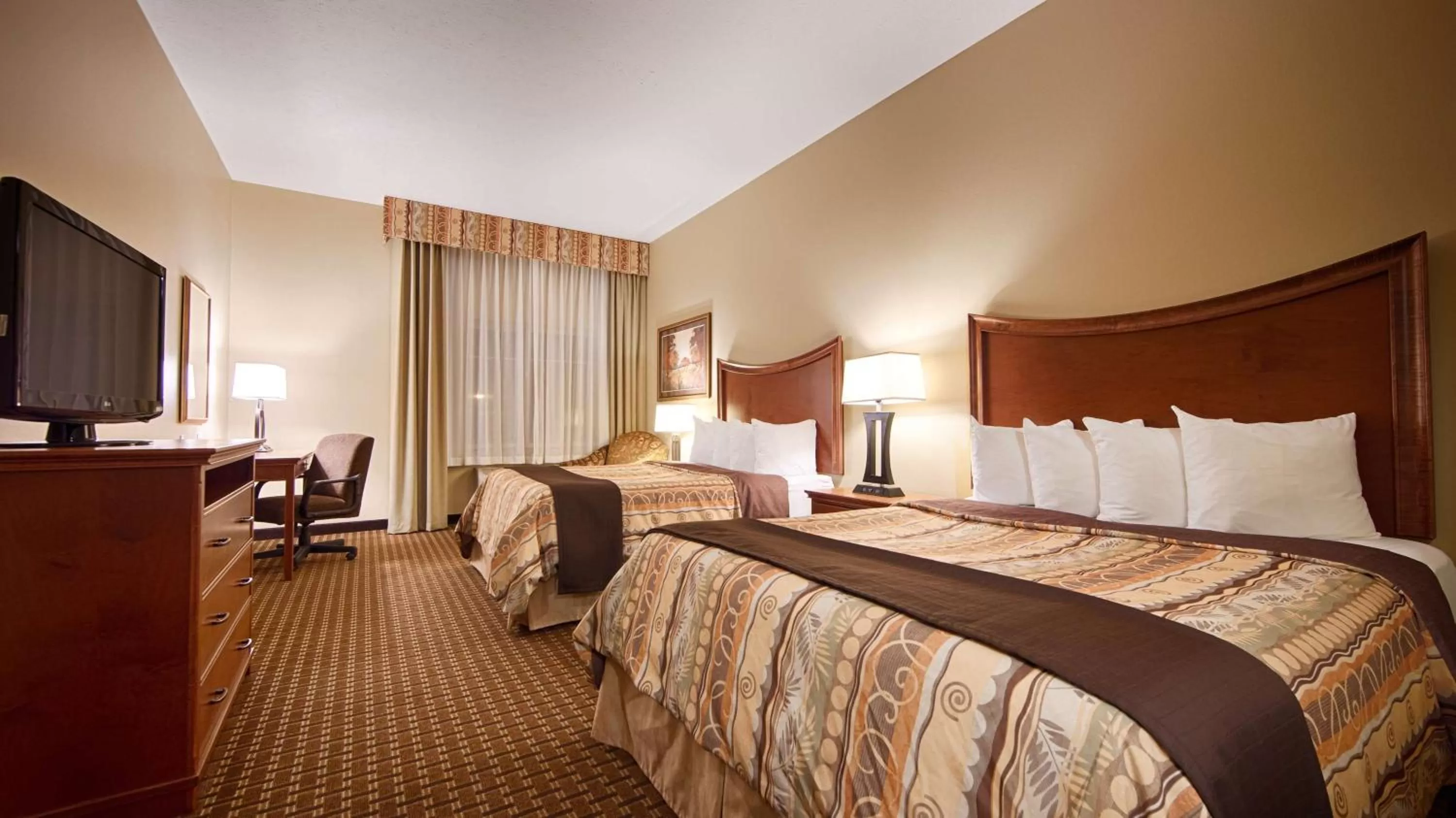 Quadruple Room with Bathtub - Disability Access in Best Western Plus Grand Island Inn and Suites