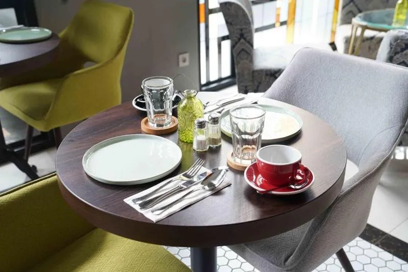 Restaurant/places to eat in Barito Mansion