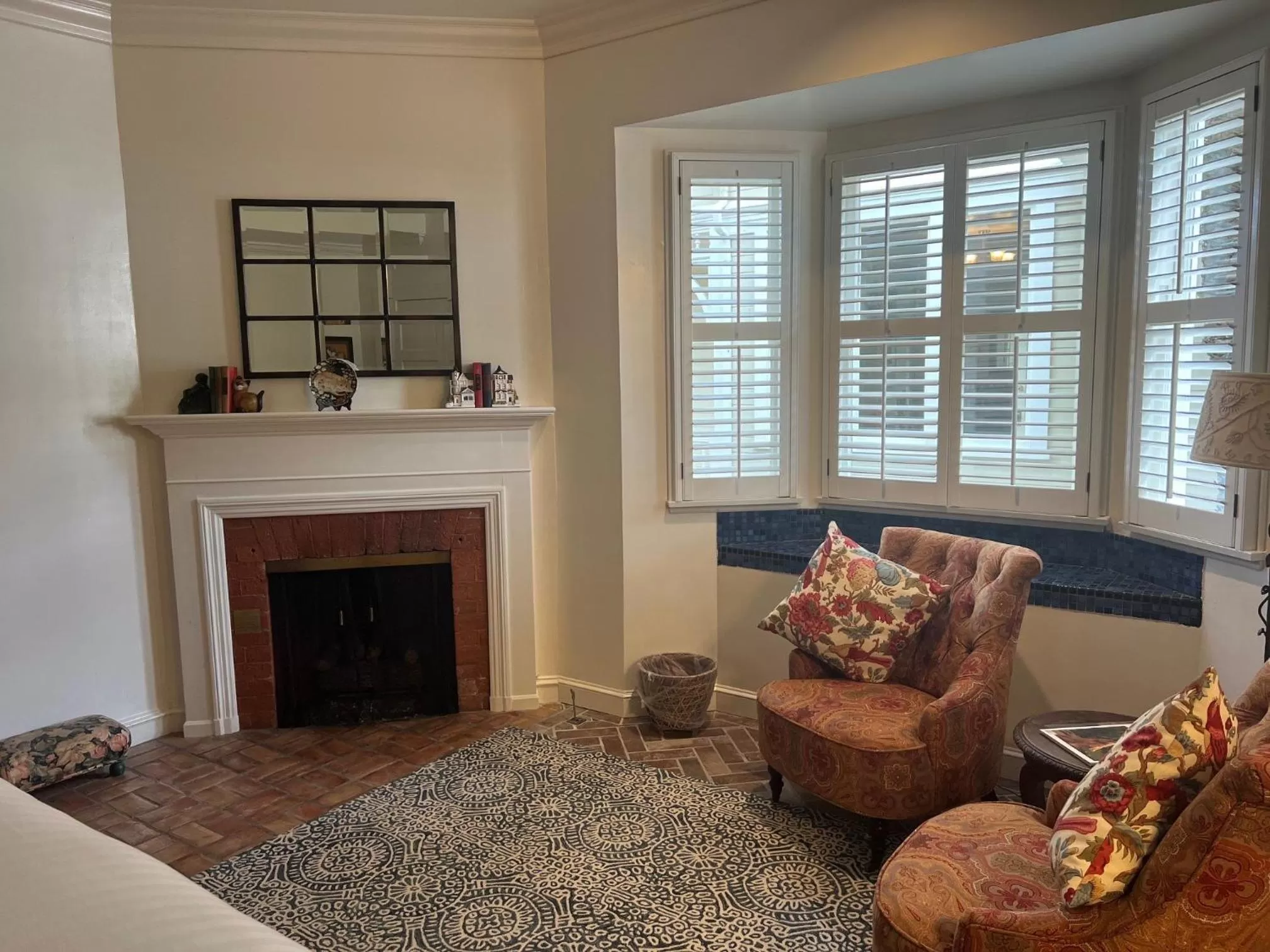 flat iron, Seating Area in Cheshire Cat Inn & Cottages