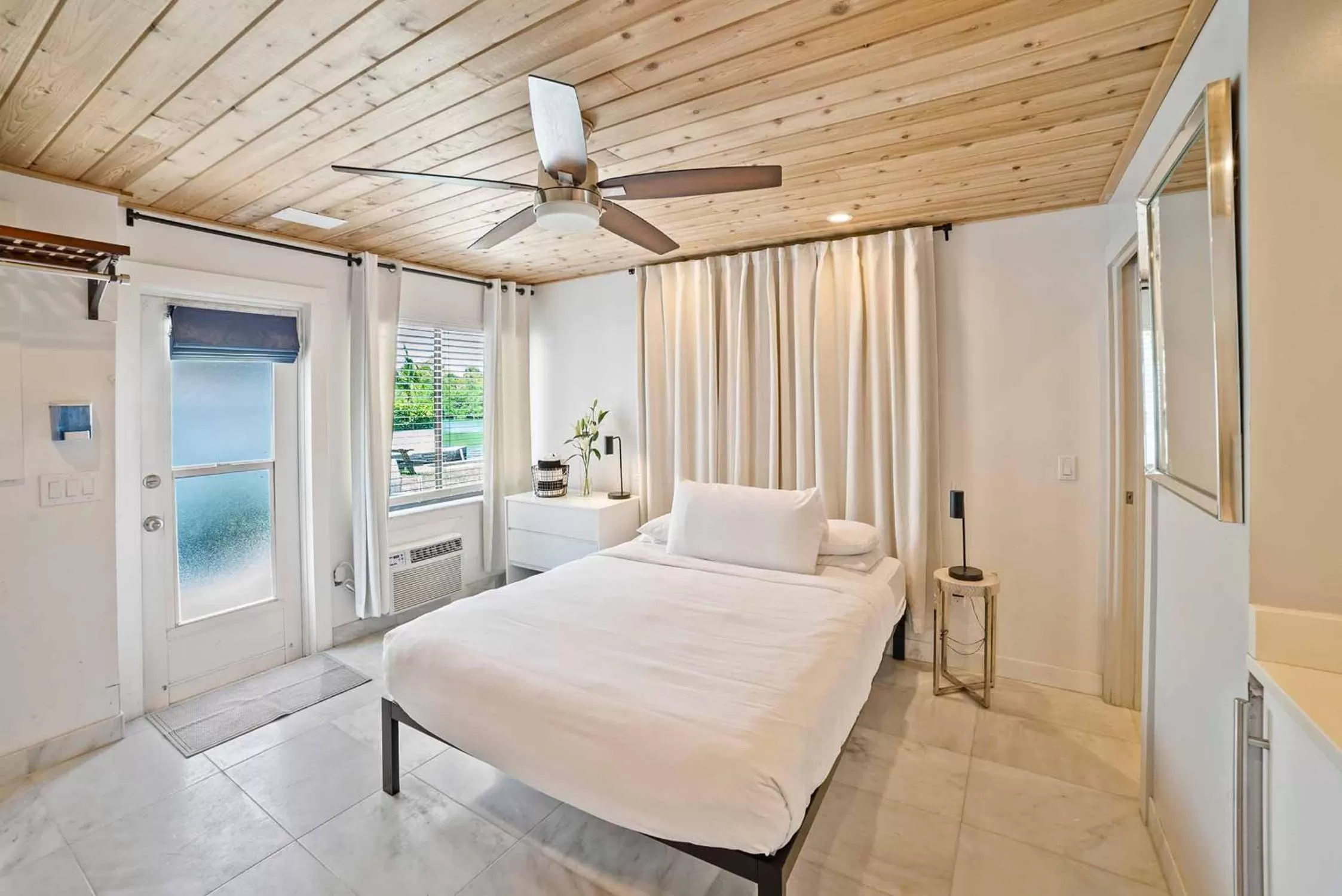 Bed in Casey Key Resort - Gulf Shores