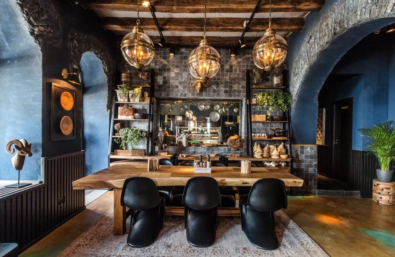 Restaurant/places to eat in ACSA INN