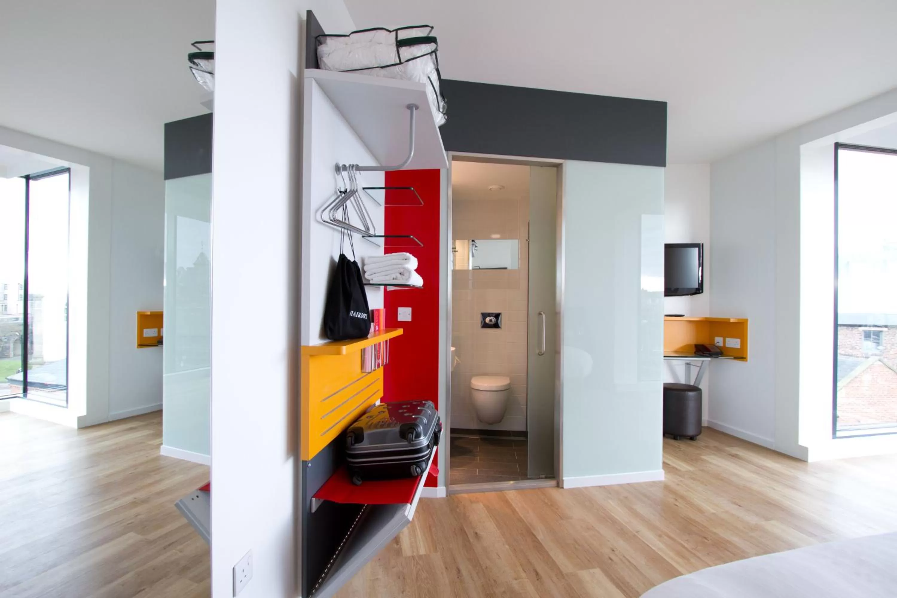 Photo of the whole room, Bed in Sleeperz Hotel Newcastle