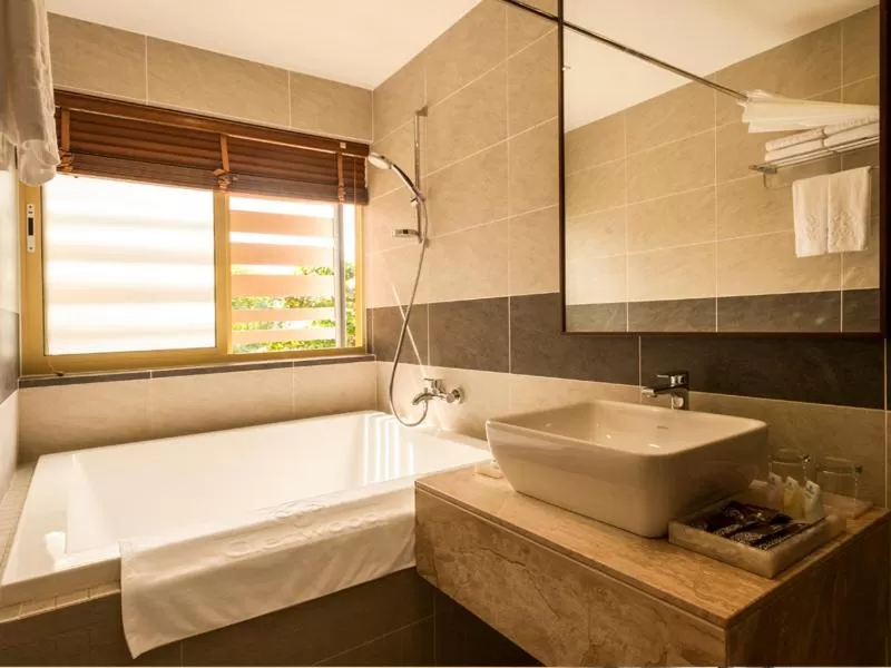 Bath in Glenwood City Resort