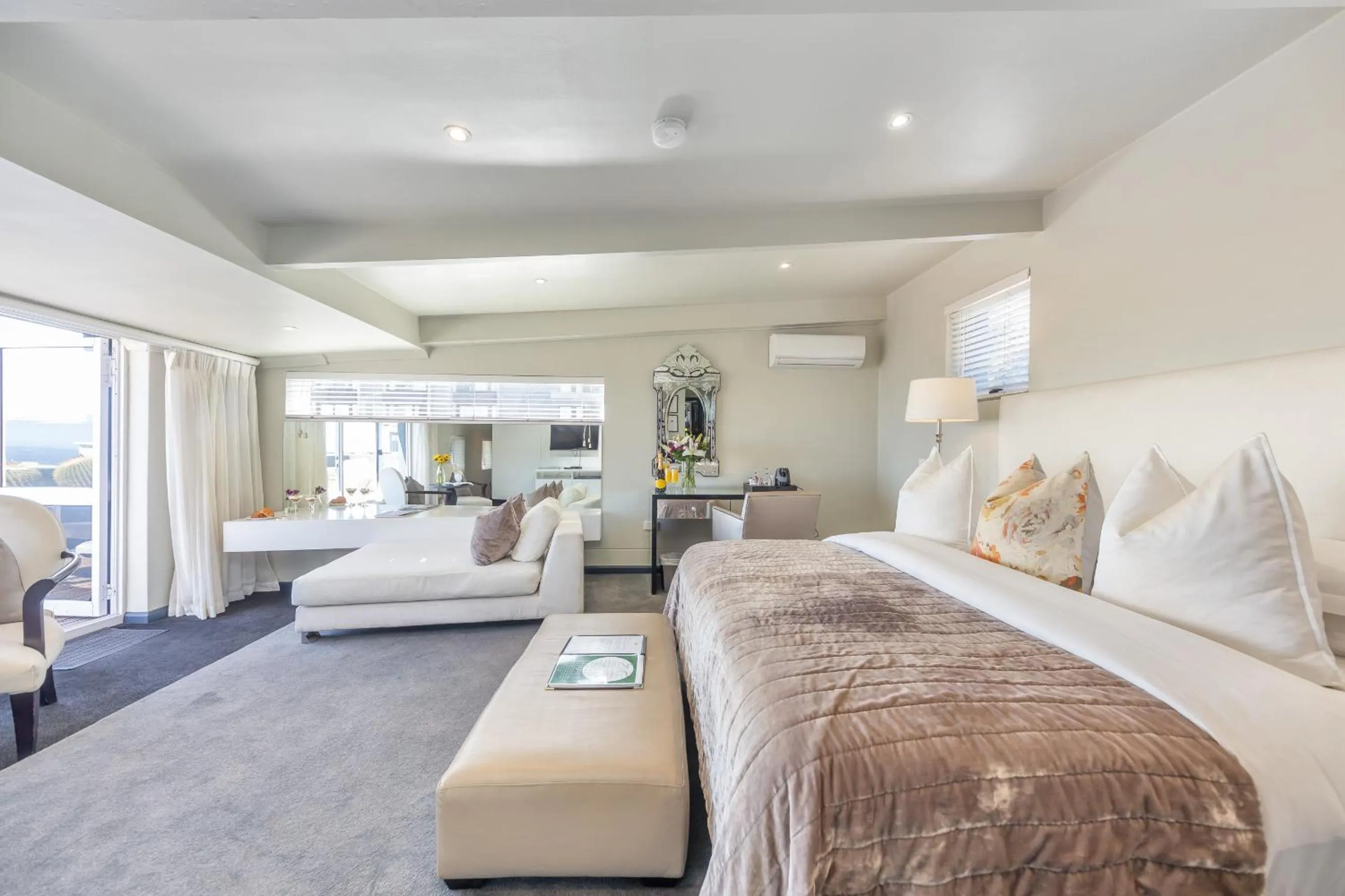 Bed in O on Kloof Boutique Hotel & Spa