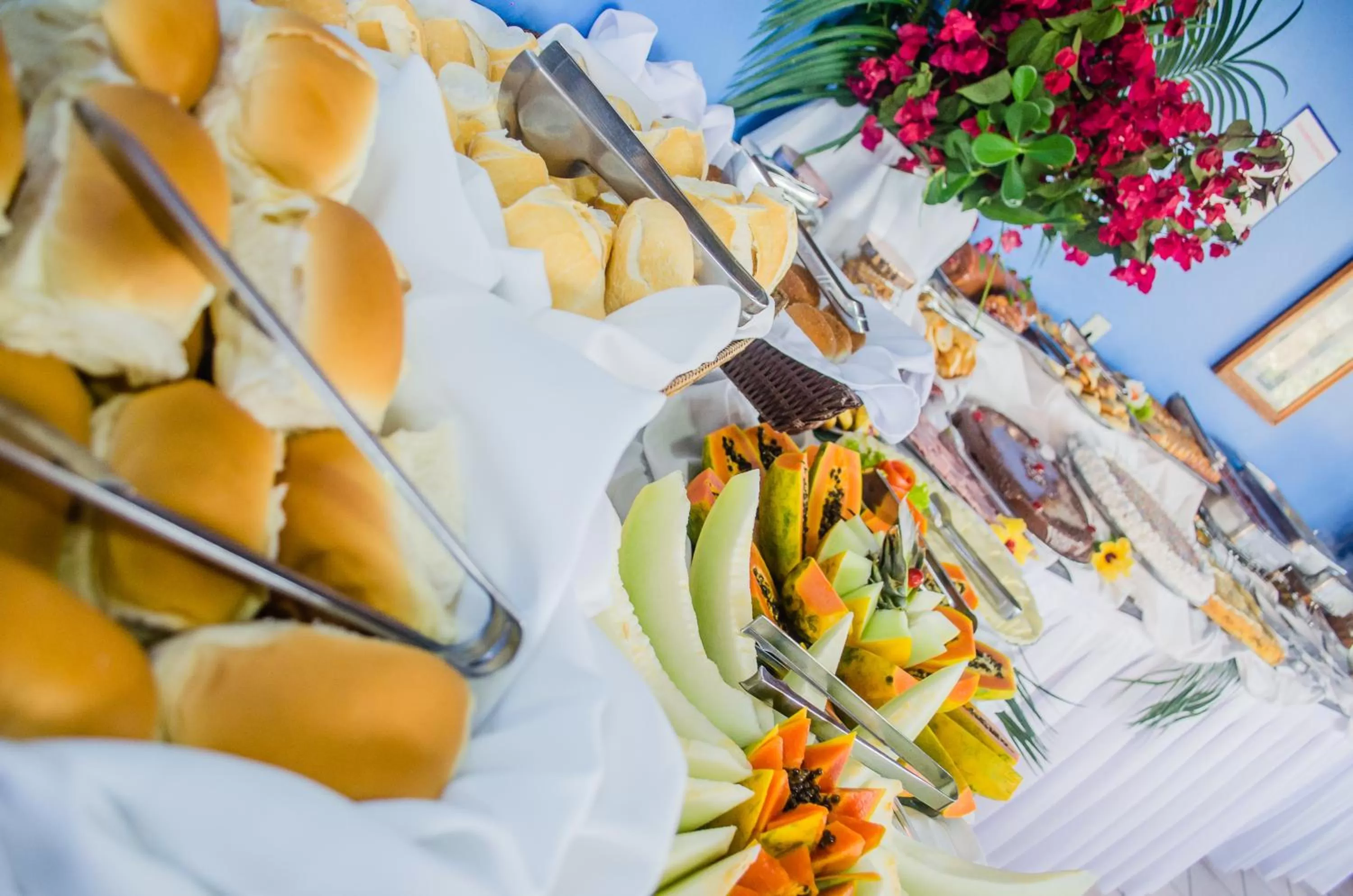 Buffet breakfast in Hotel Porto das Ancoras