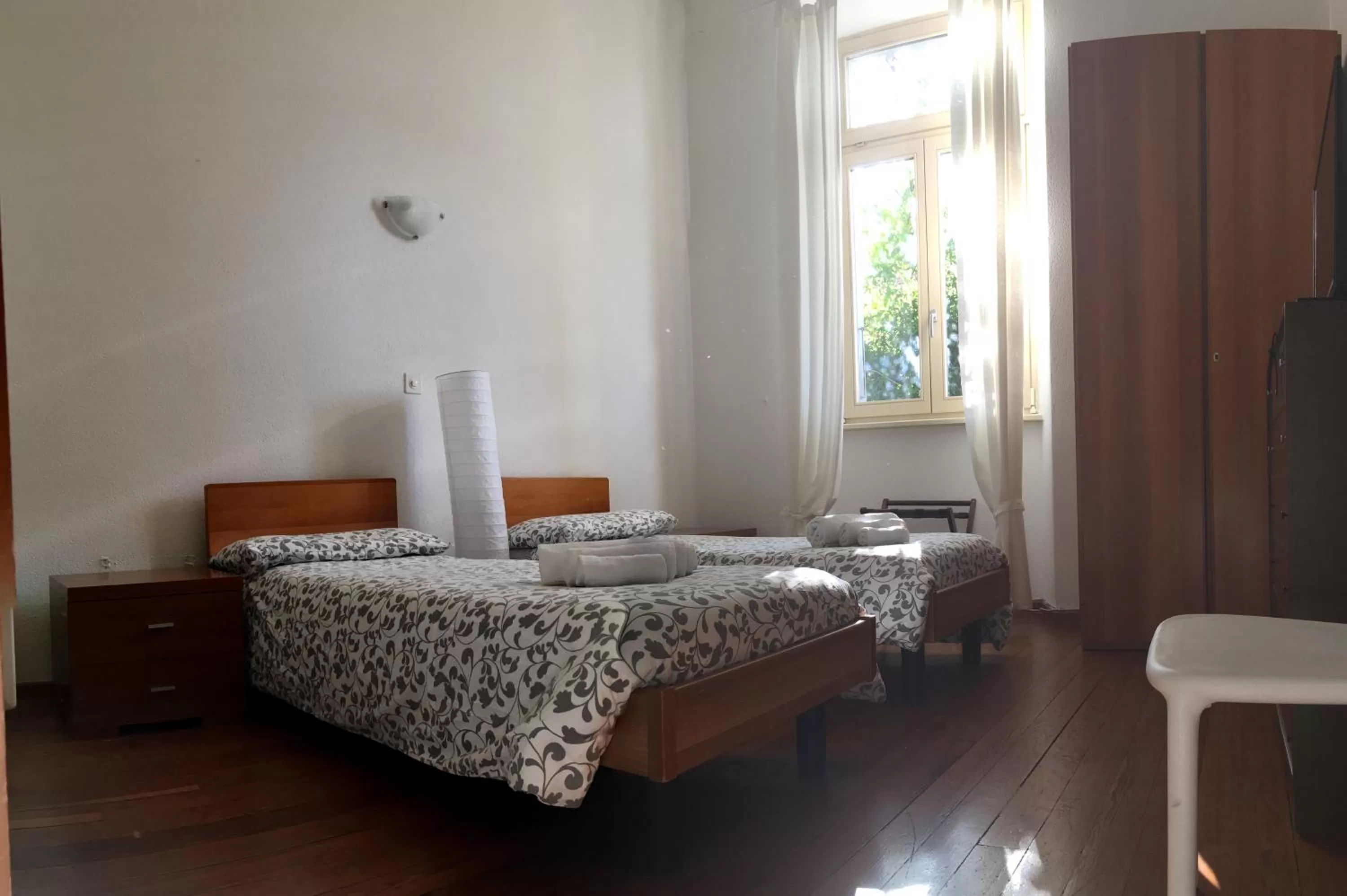 Twin Room with Lake View in Hotel Firenze Lugano