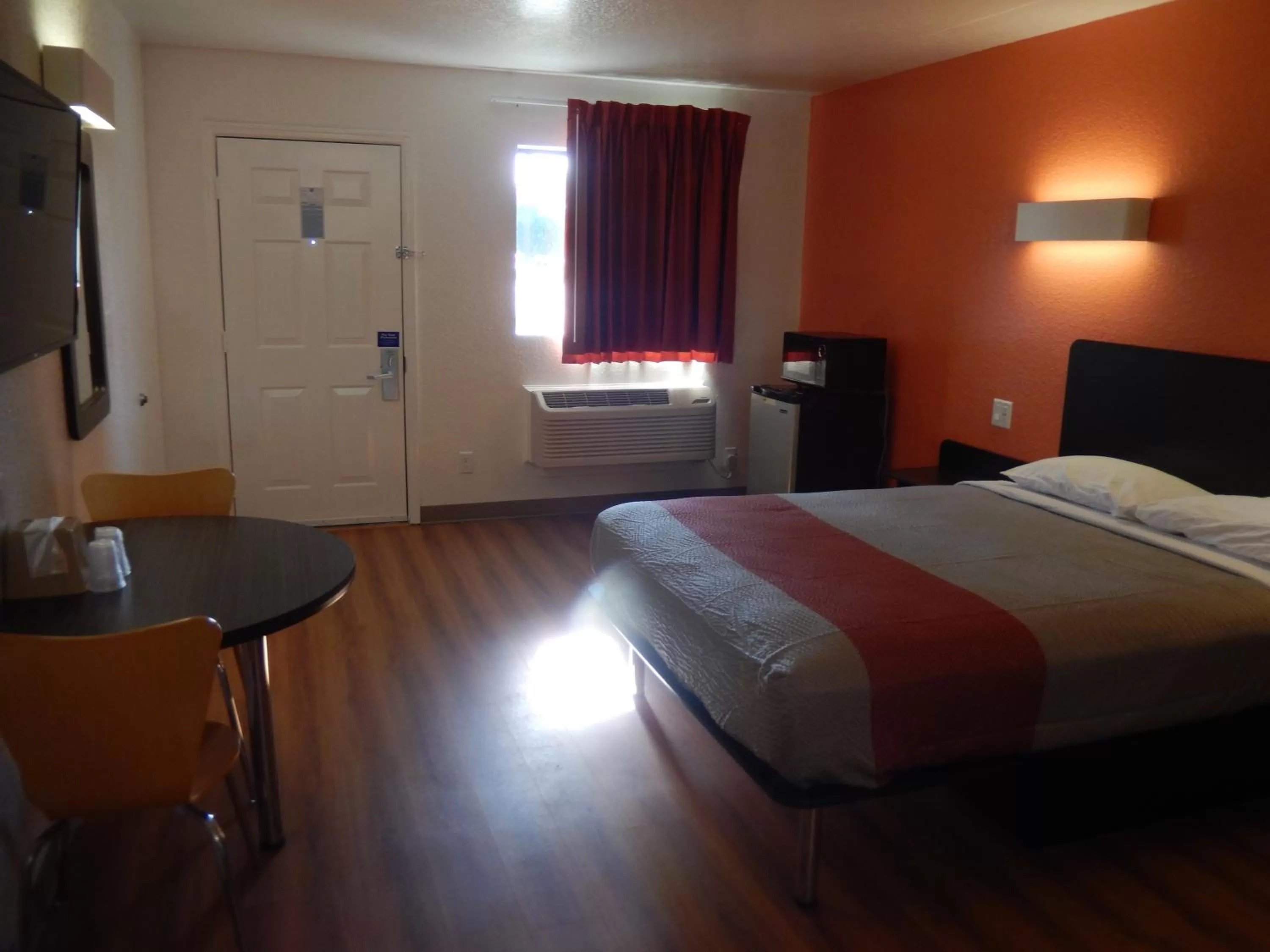 Property building, Bed in Motel 6-Moultrie, GA