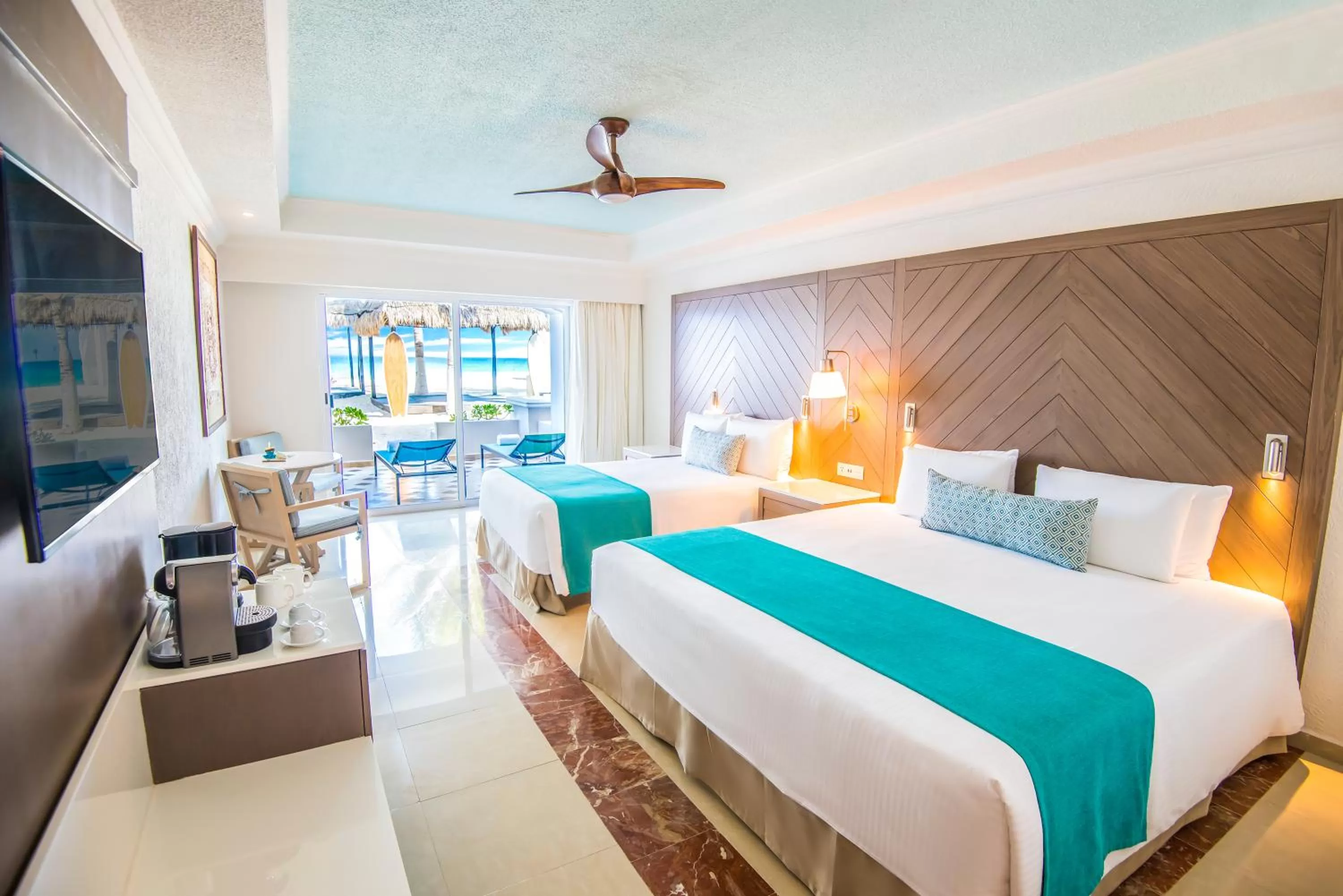 Bedroom, Bed in Wyndham Alltra Cancun All Inclusive Resort