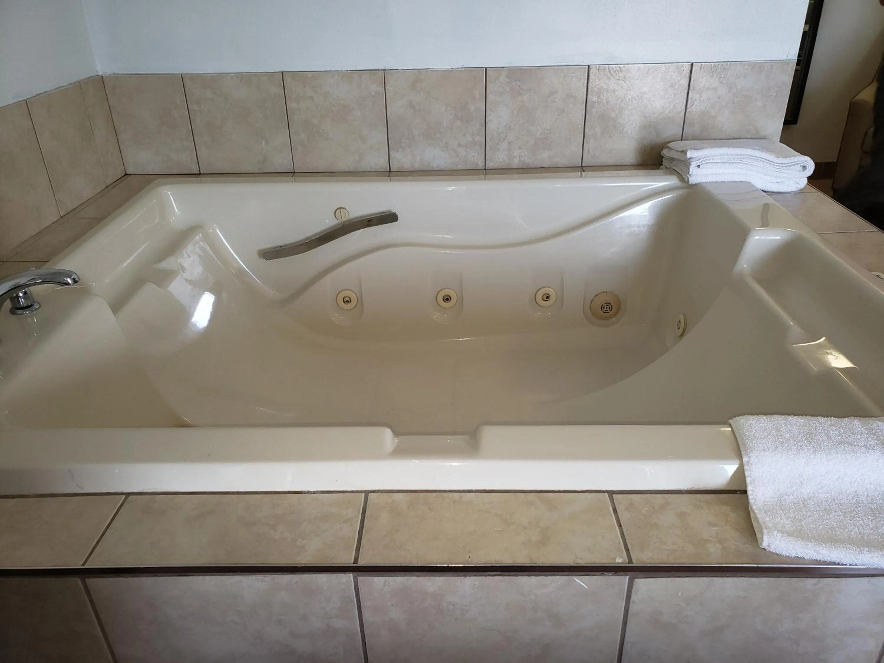 Niagara Falls Courtside Inn