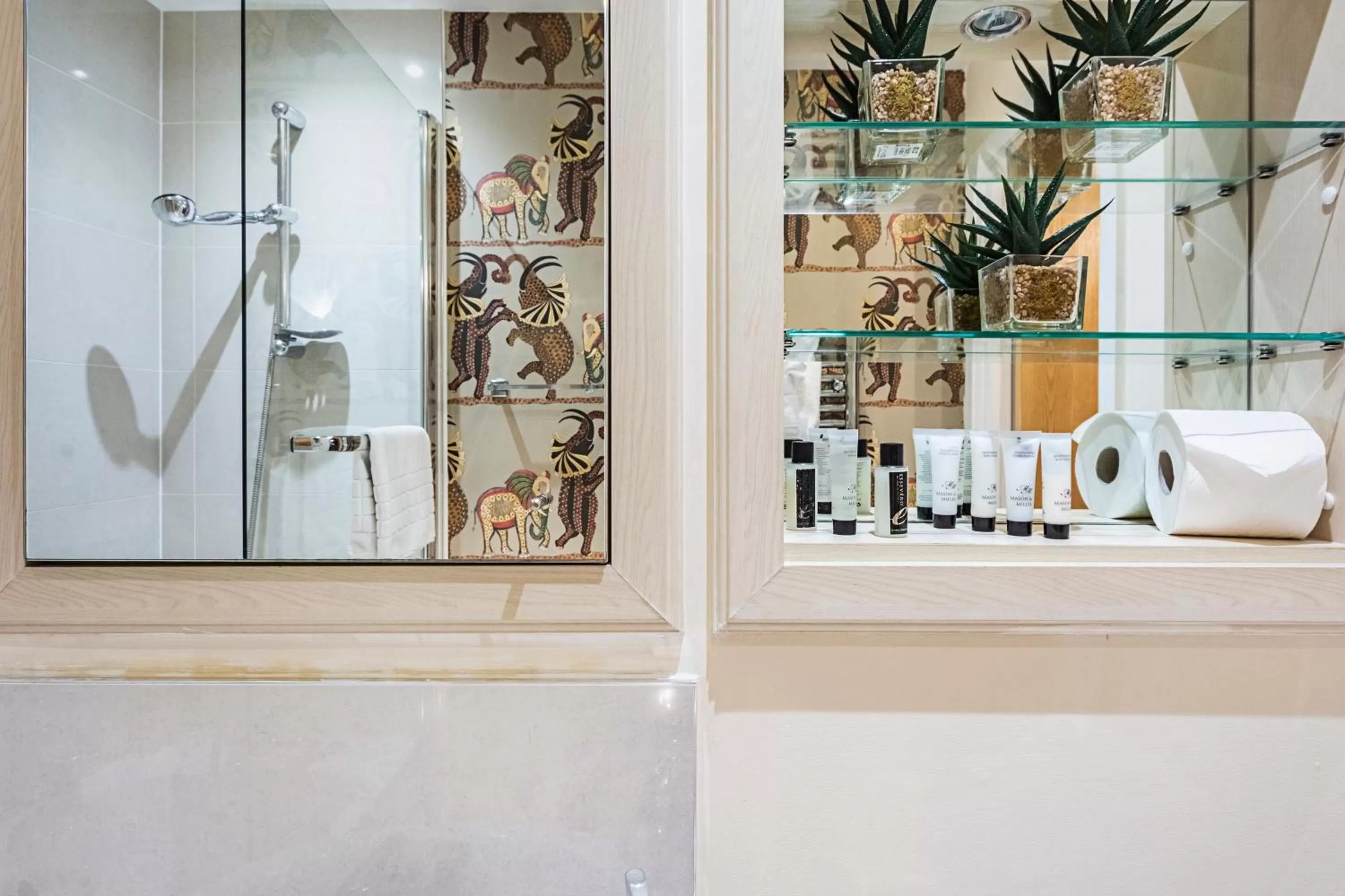 Bathroom in Canary Wharf - Luxury Apartments