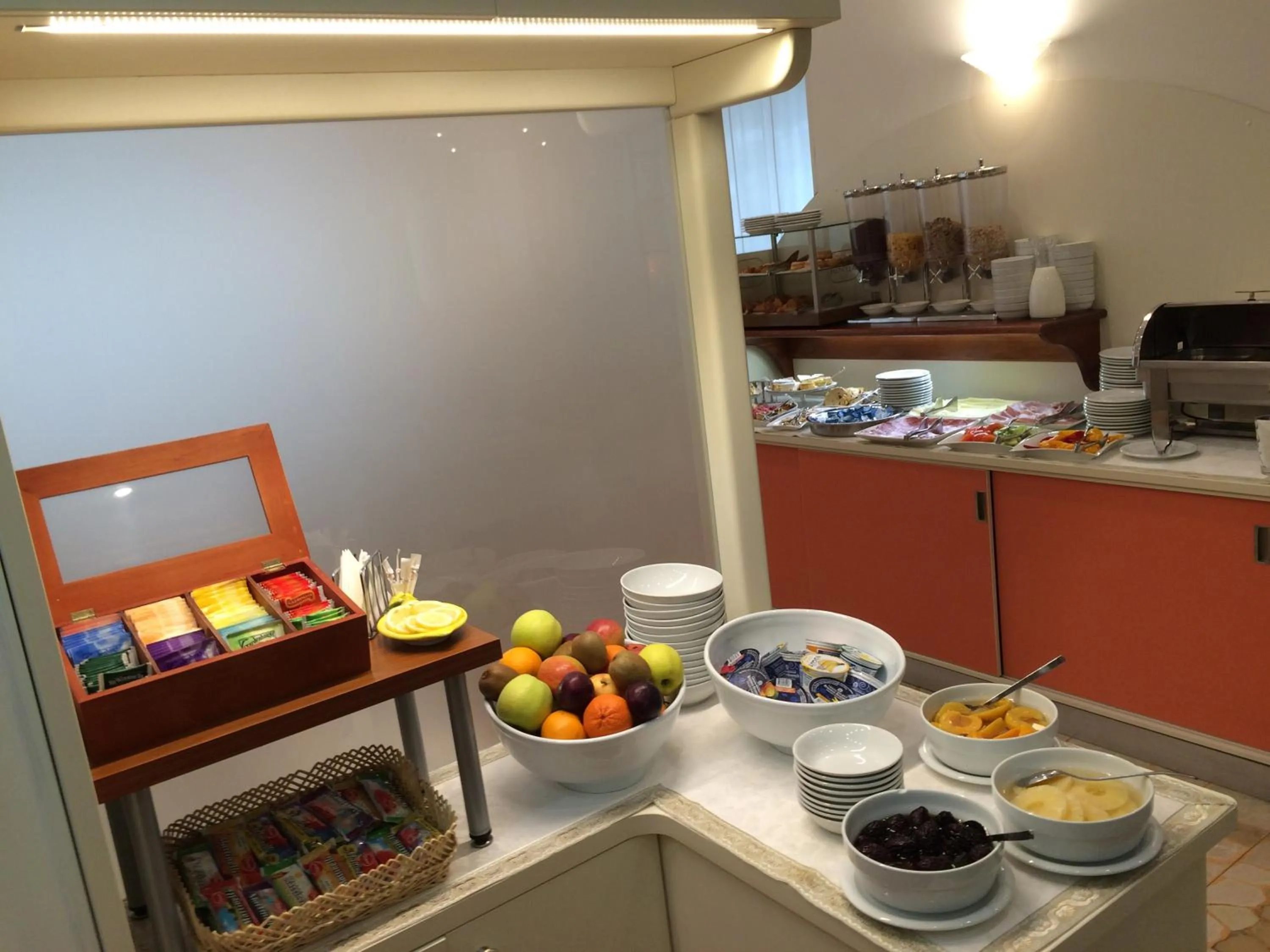 Breakfast in Hotel Touring