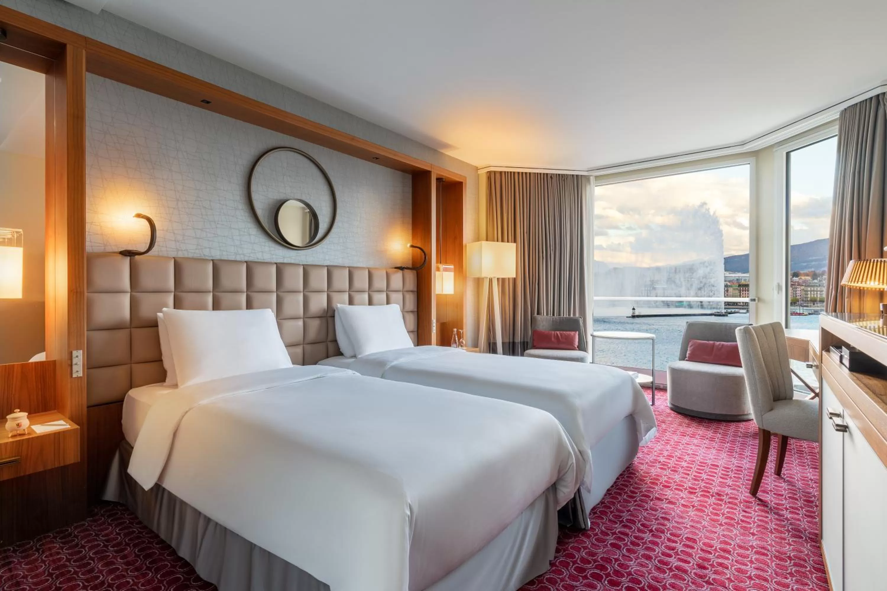 Photo of the whole room, Bed in Fairmont Grand Hotel Geneva