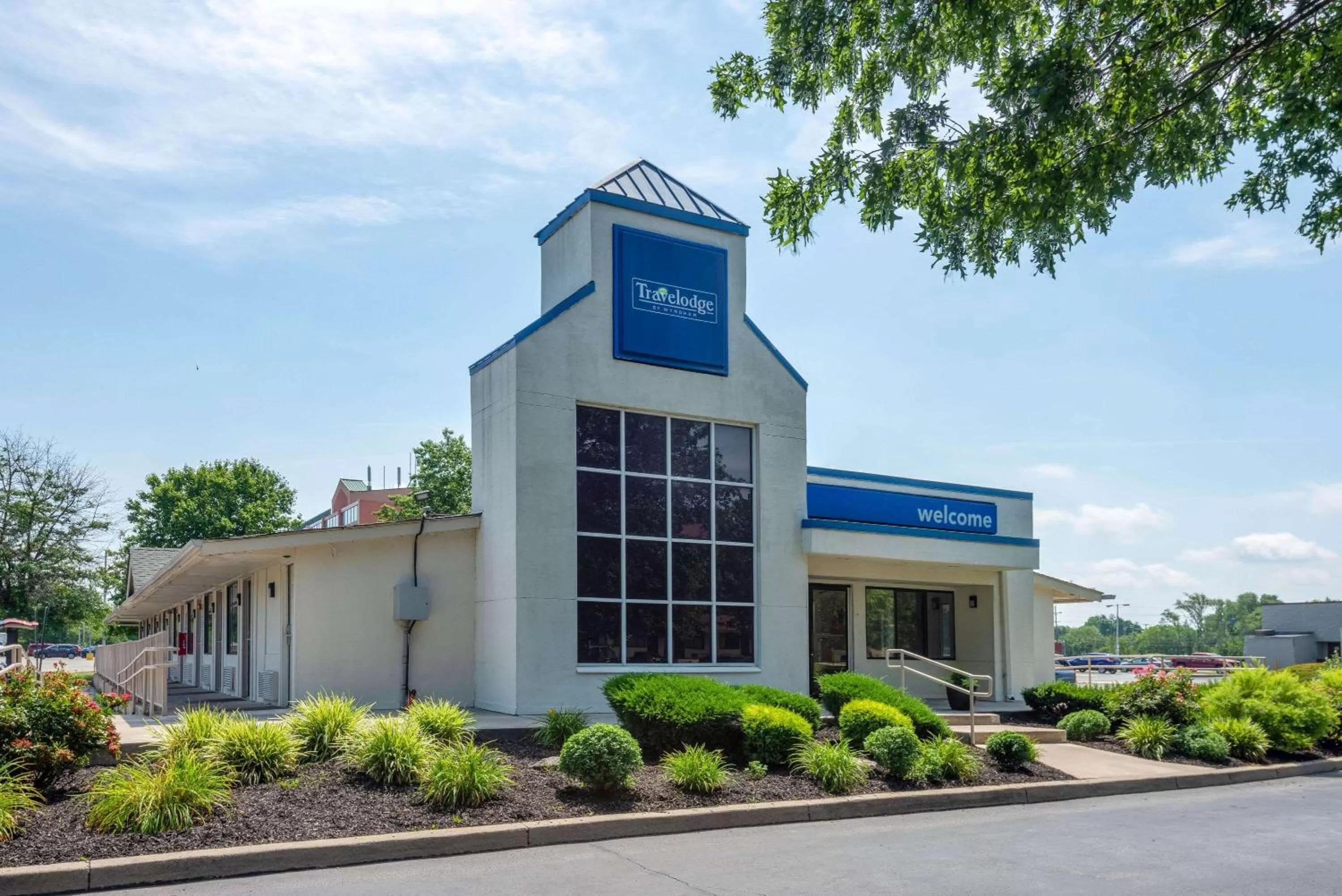 Property building in Travelodge by Wyndham Essington / Philadelphia Airport