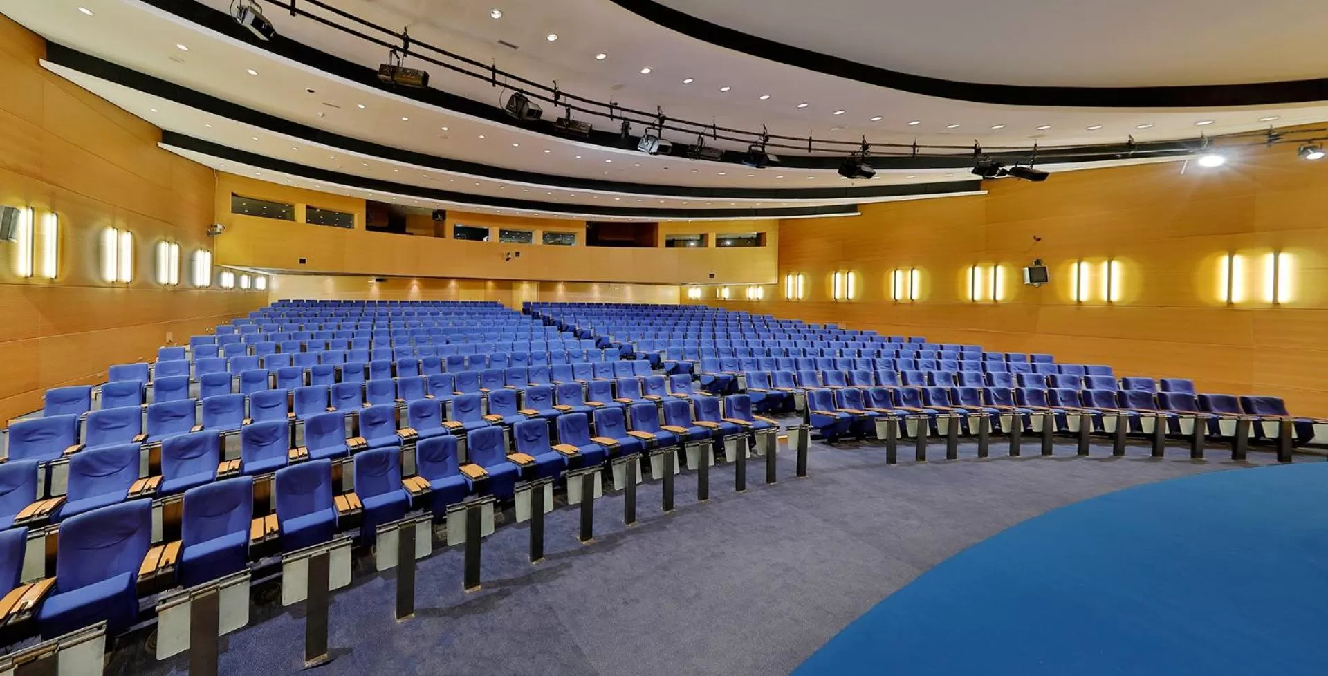 Banquet/Function facilities in L' Amphitrite Palace Beach Resort & Spa