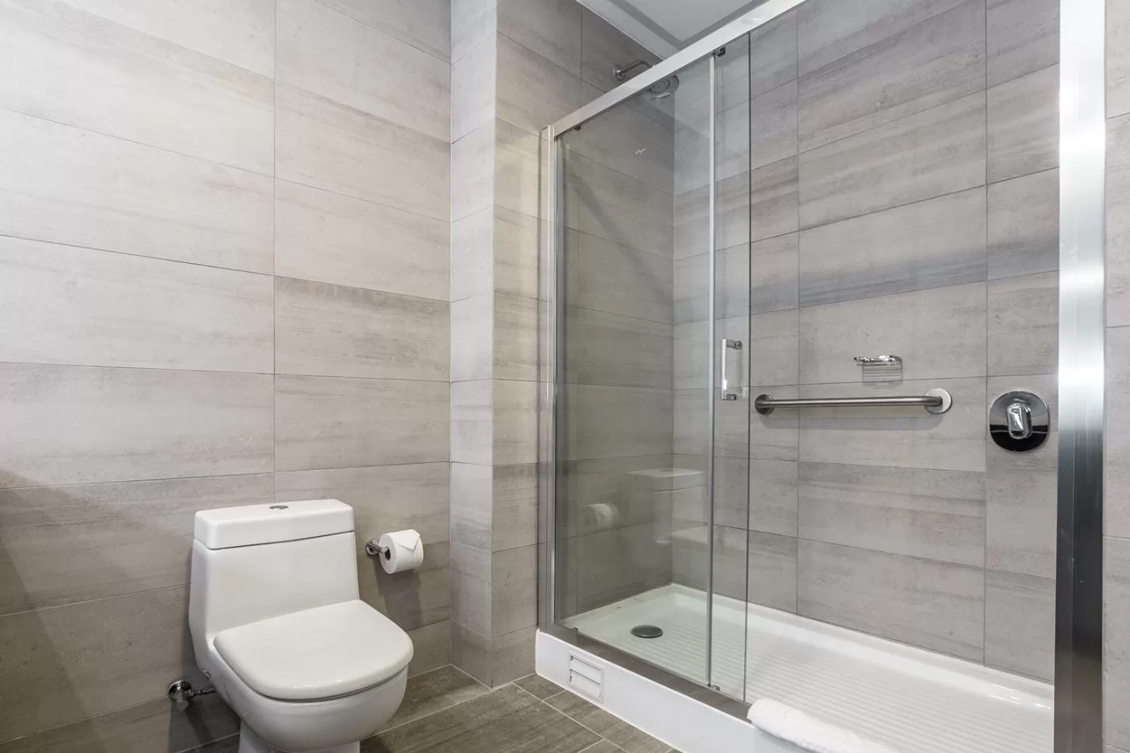 Bathroom in Wyndham Santiago Aeropuerto