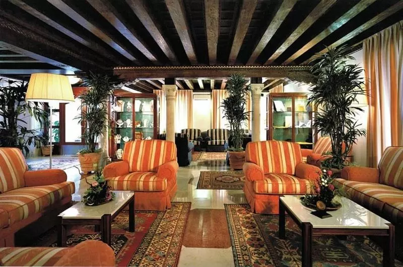 Living room in Foscari Palace