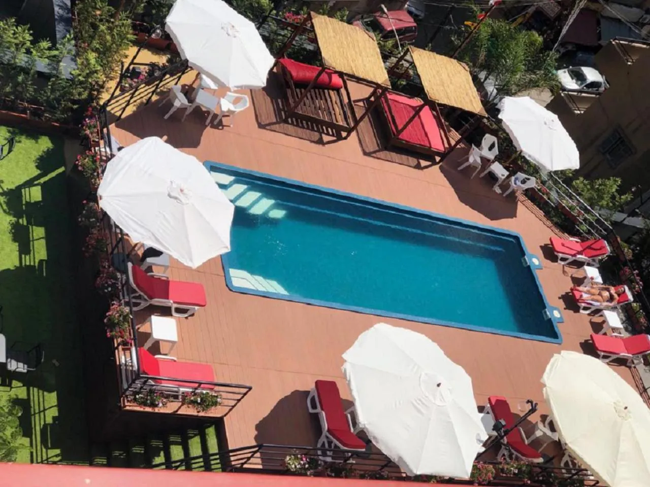 Swimming pool in 1866 Court & Suites Hotel