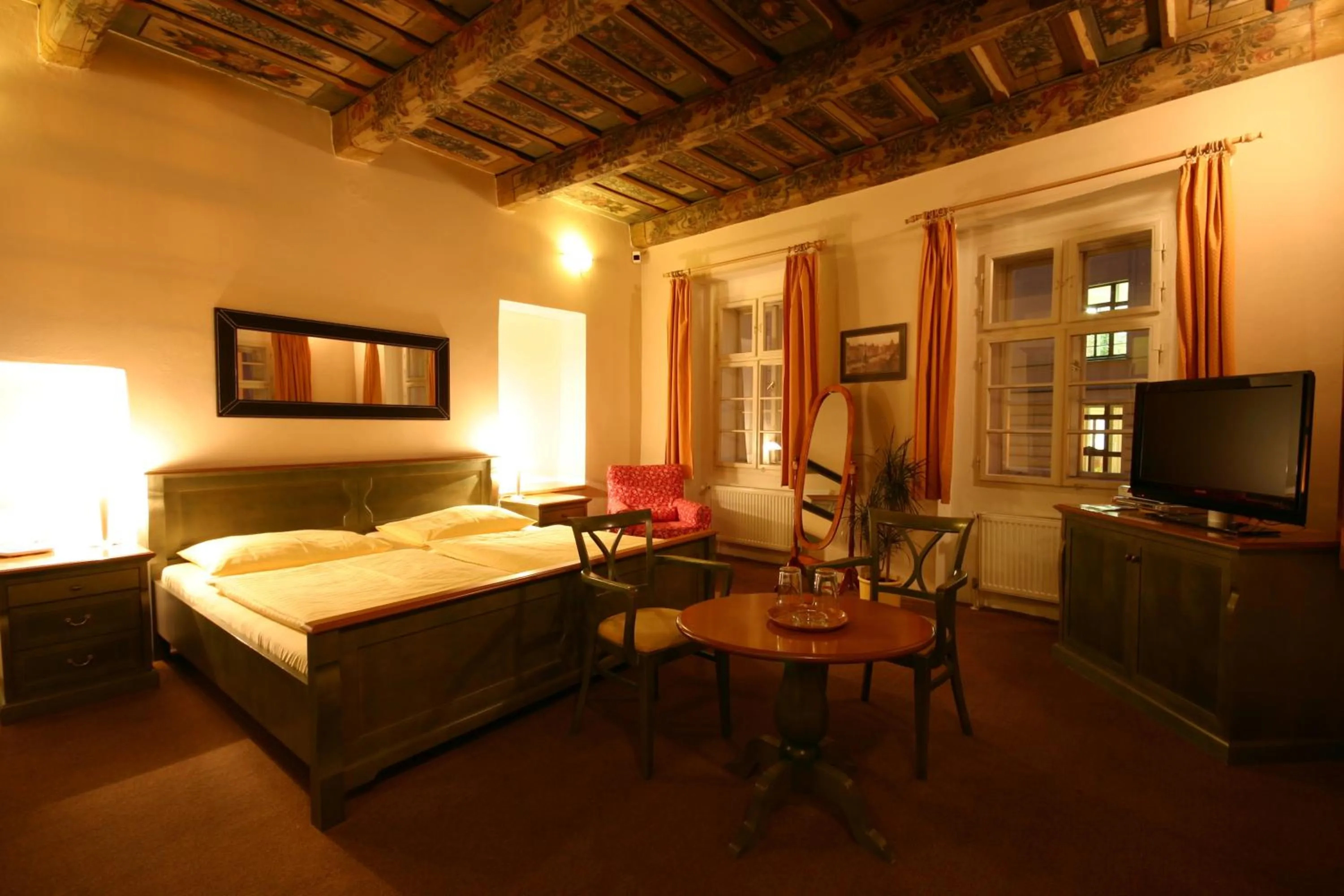 Photo of the whole room, Bed in U Tří Bubnů