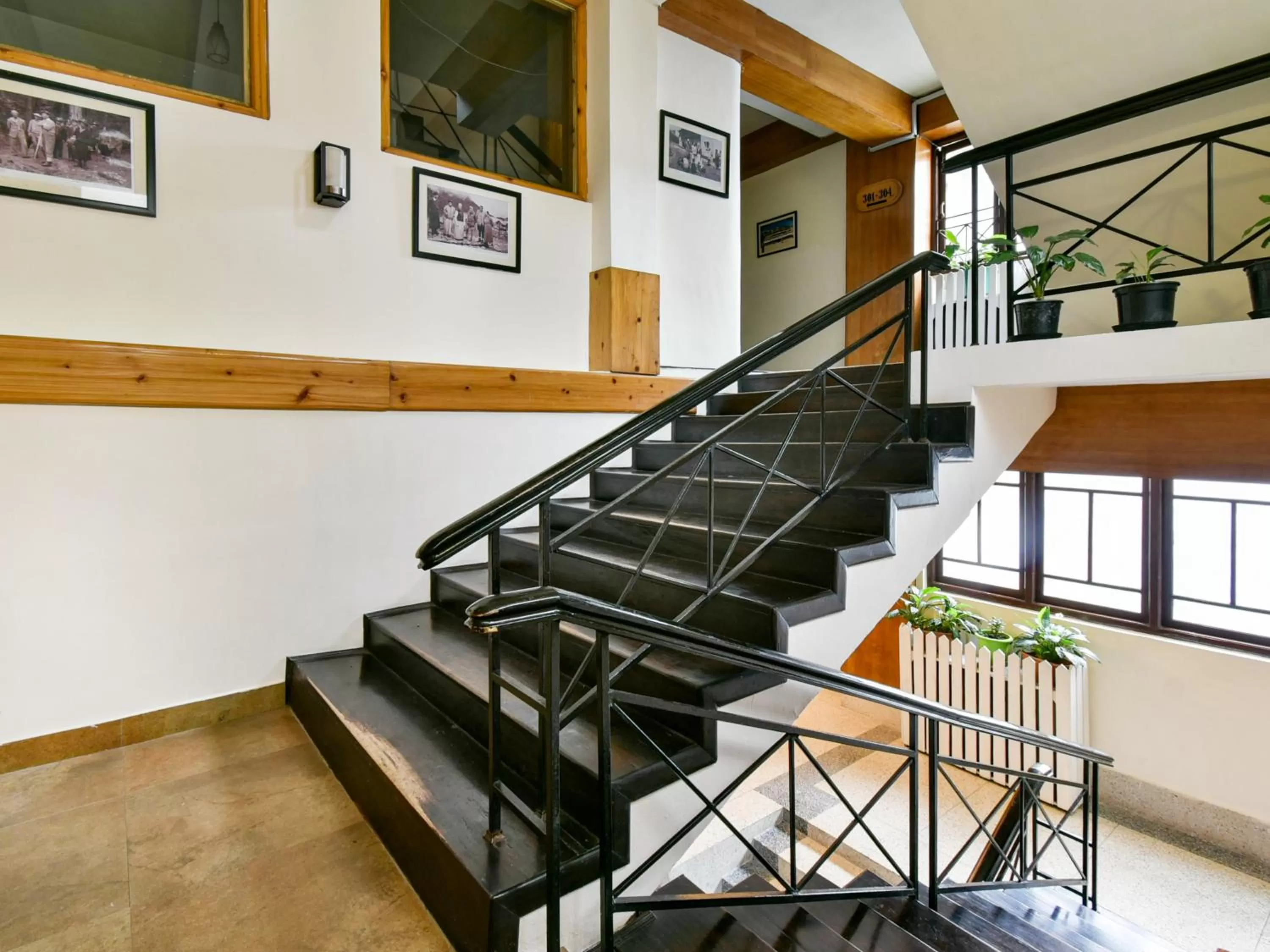 Balcony/Terrace in Muscatel Delamare - 200 Mts from MG Marg