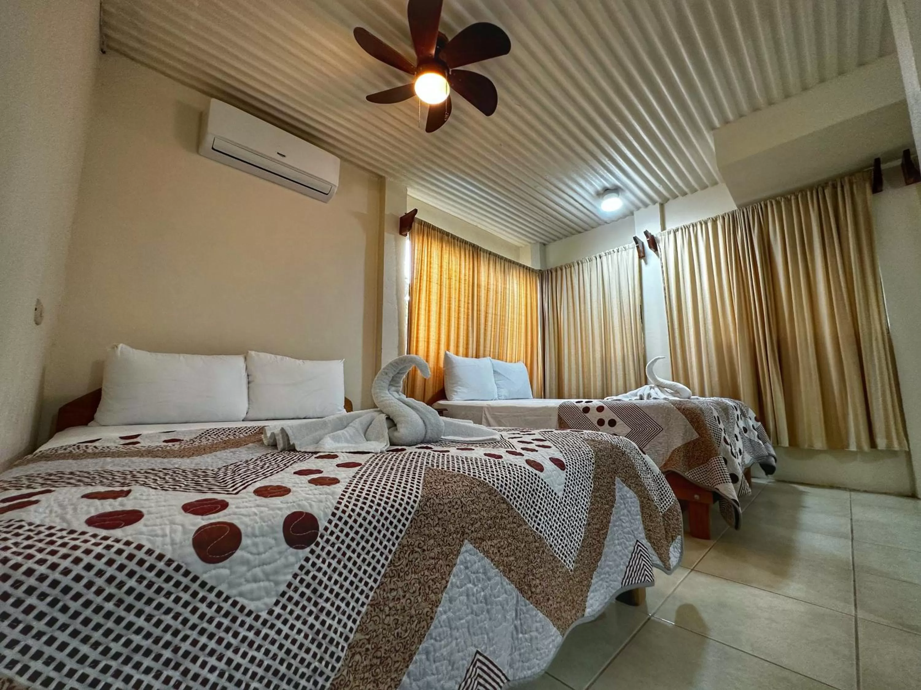 Loma Real Hot Springs Bed & Breakfast