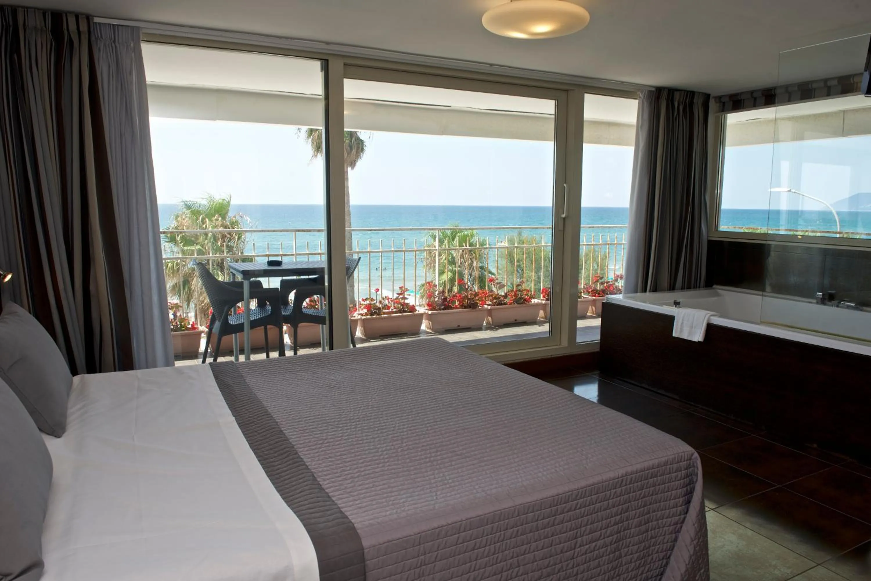 Bed in Hotel Ristorante Centosedici