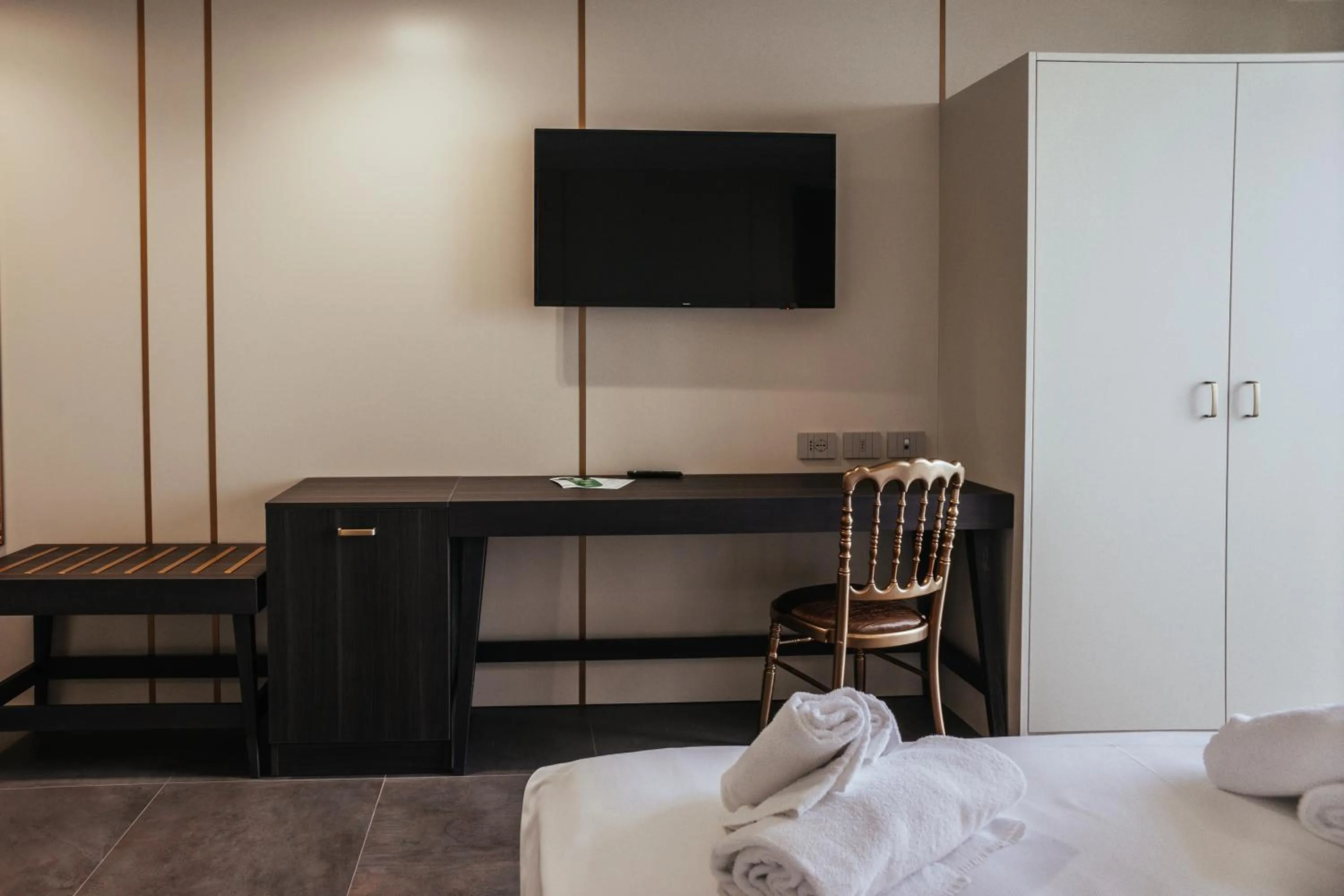 TV and multimedia, Bed in Hotel Palace