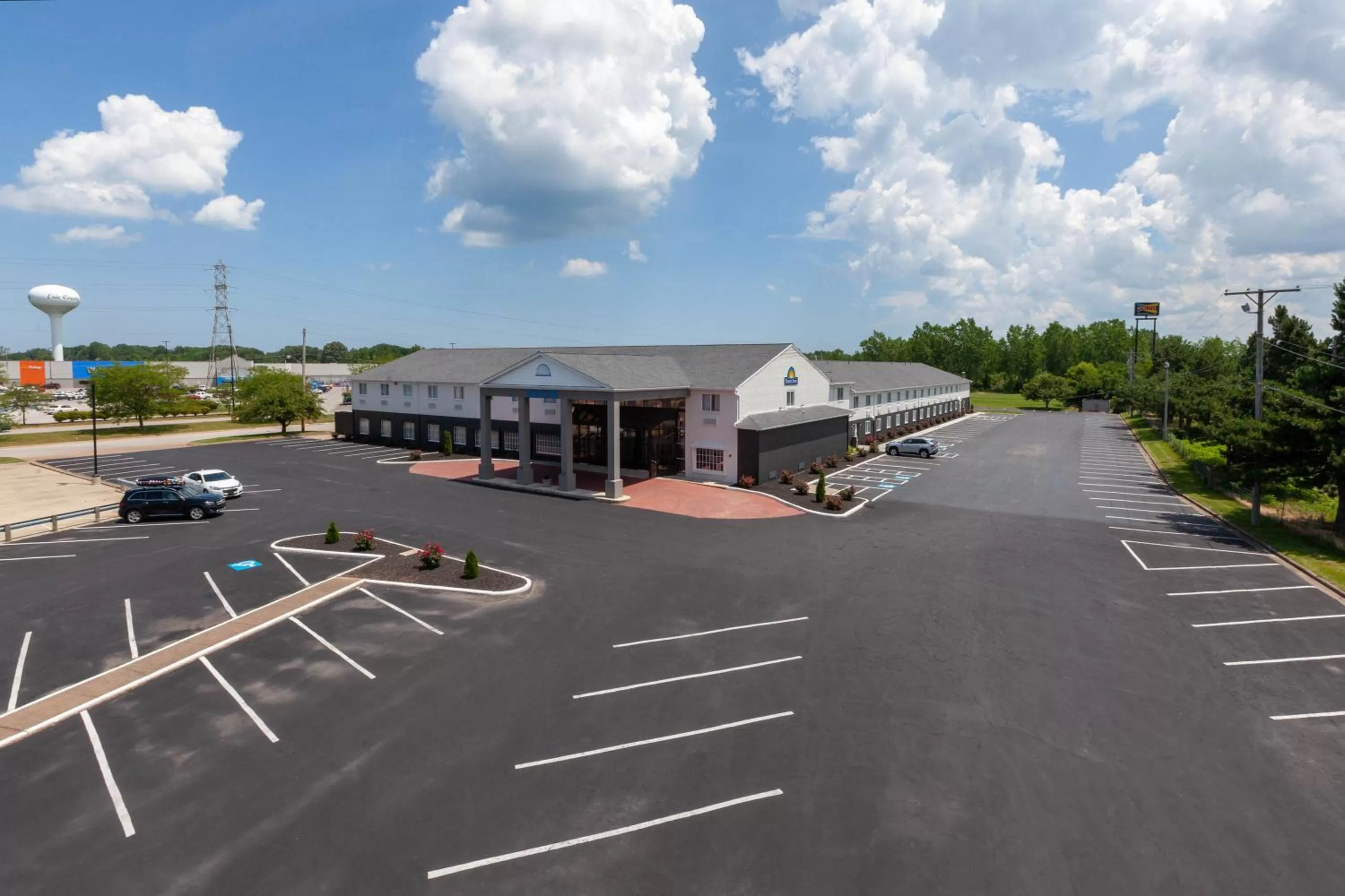 Property building in Days Inn by Wyndham Sandusky Cedar Point