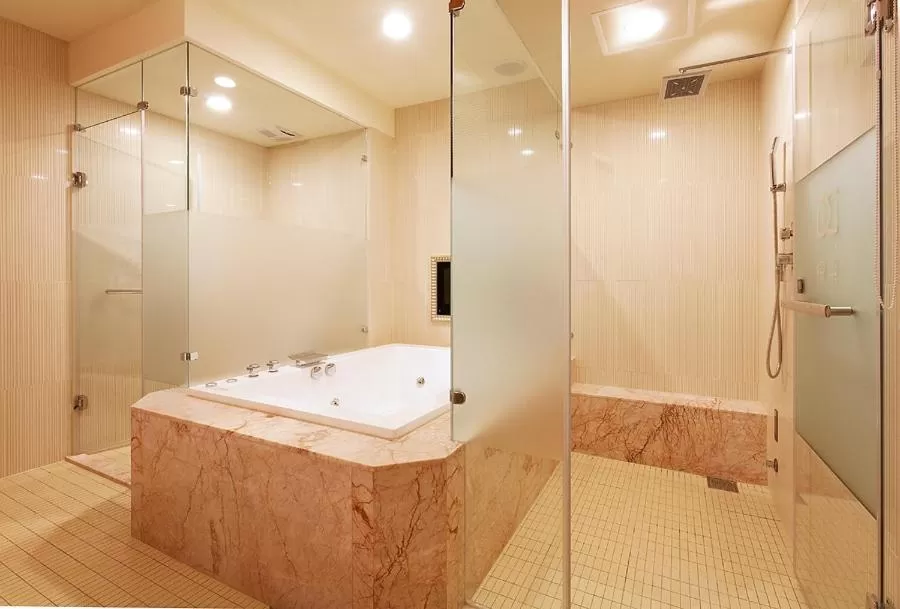 Bathroom in Discovery Motel - Yanping