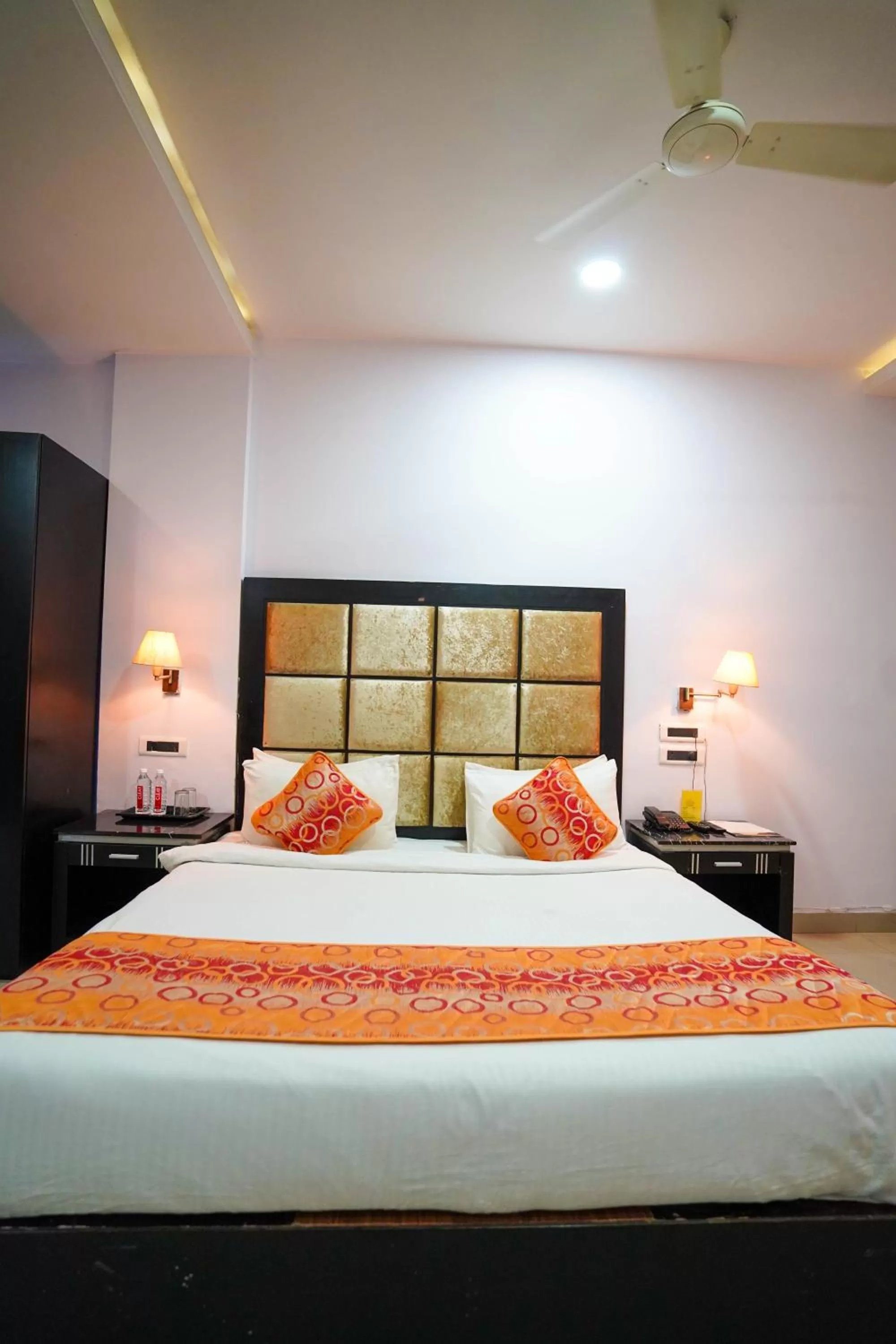 Bed in HOTEL SEVENTH SENSE