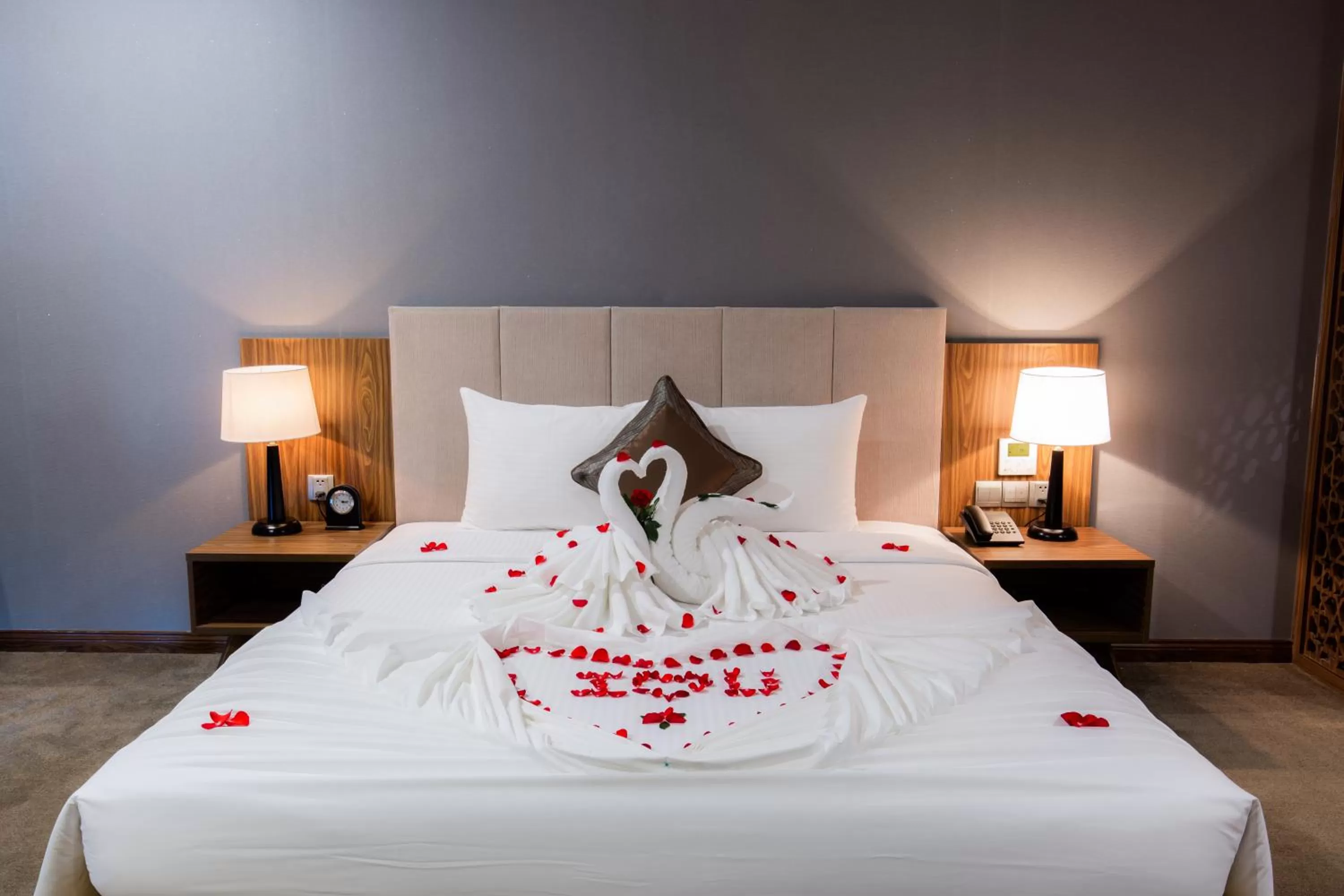 Bedroom, Bed in Muong Thanh Luxury Vien Trieu Nha Trang