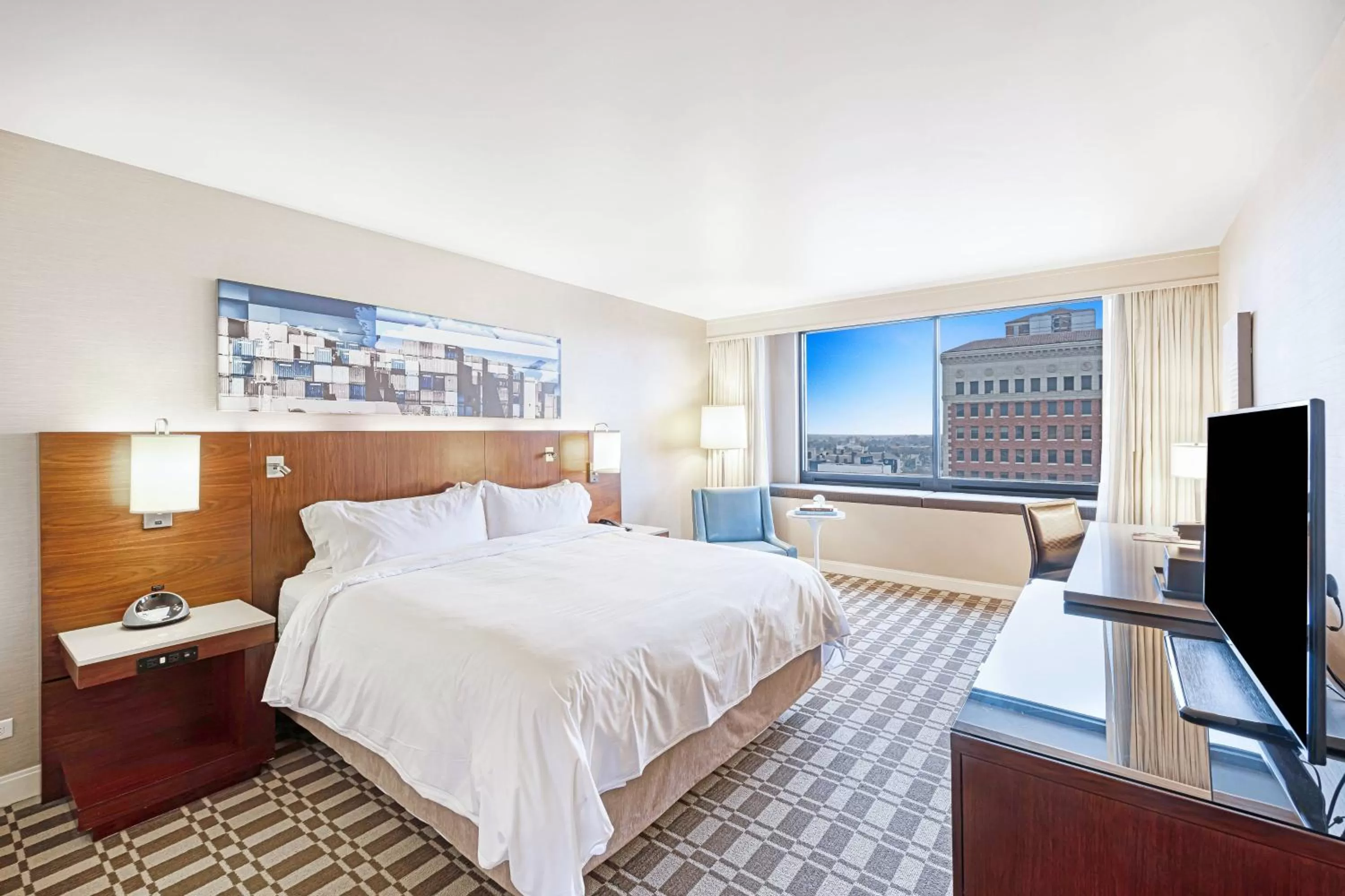 King Room with Adapted Tub - Mobility and Hearing Accessible in Renaissance Long Beach Hotel