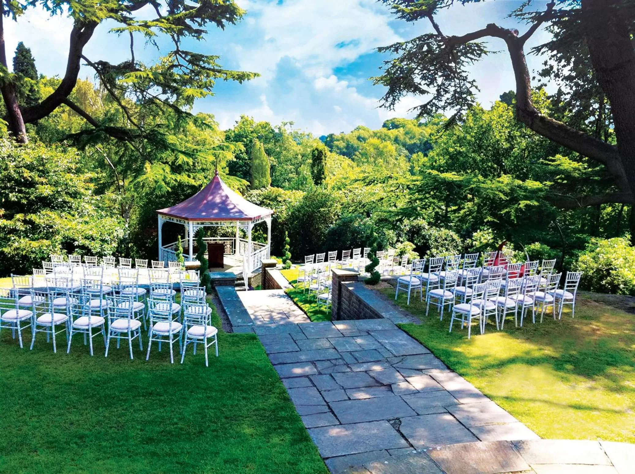 Natural landscape in Pennyhill Park Hotel and Spa