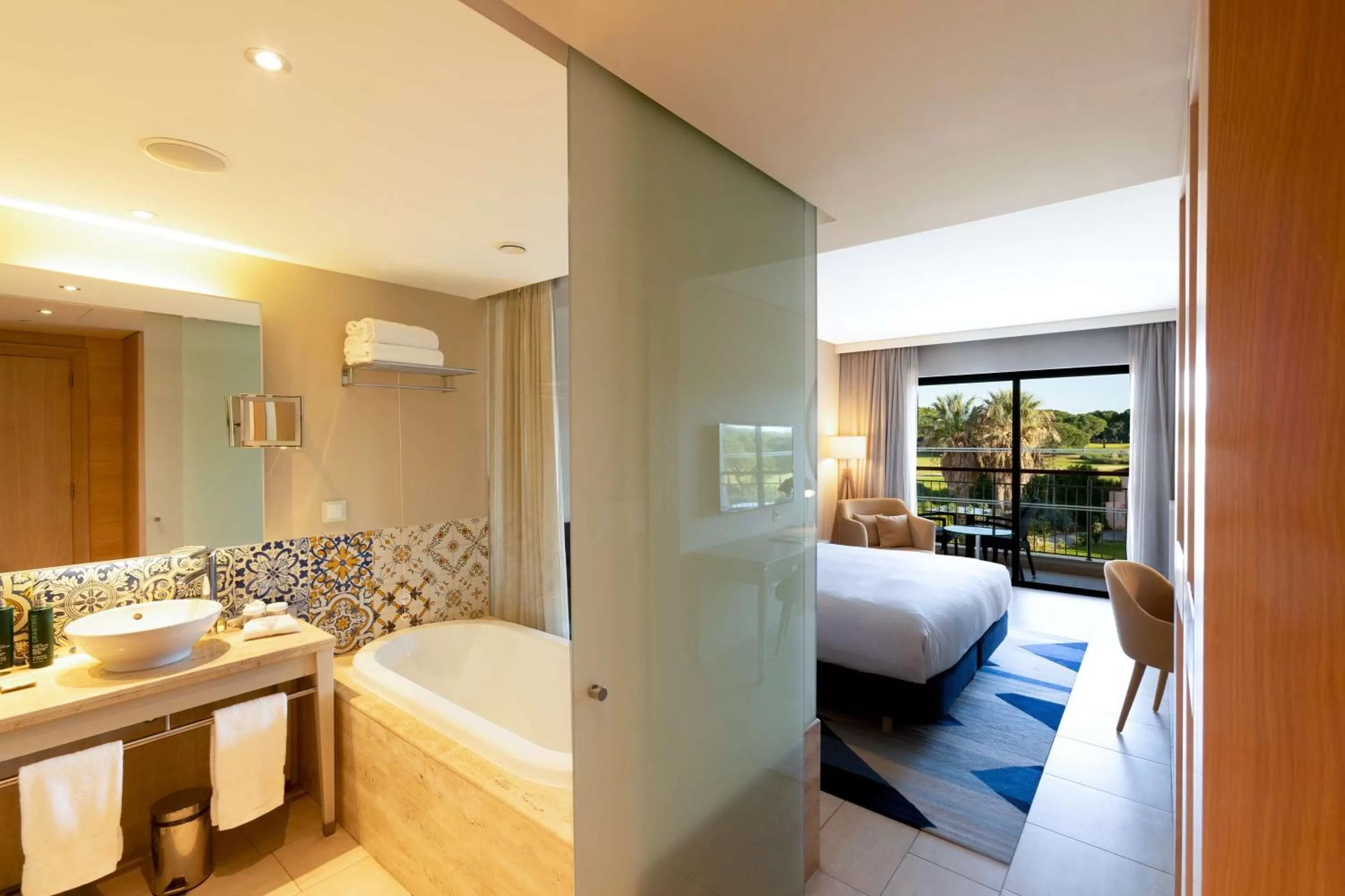 Bathroom, Bed in Hilton Vilamoura