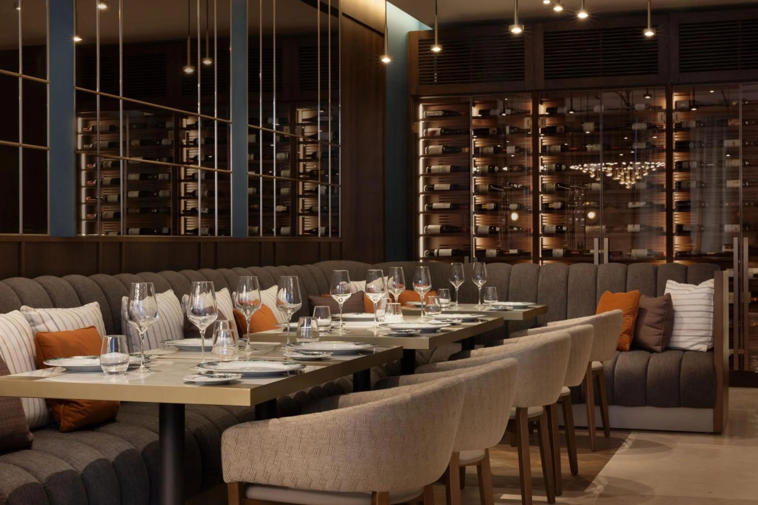 Restaurant/places to eat in JW Marriott Hotel Madrid