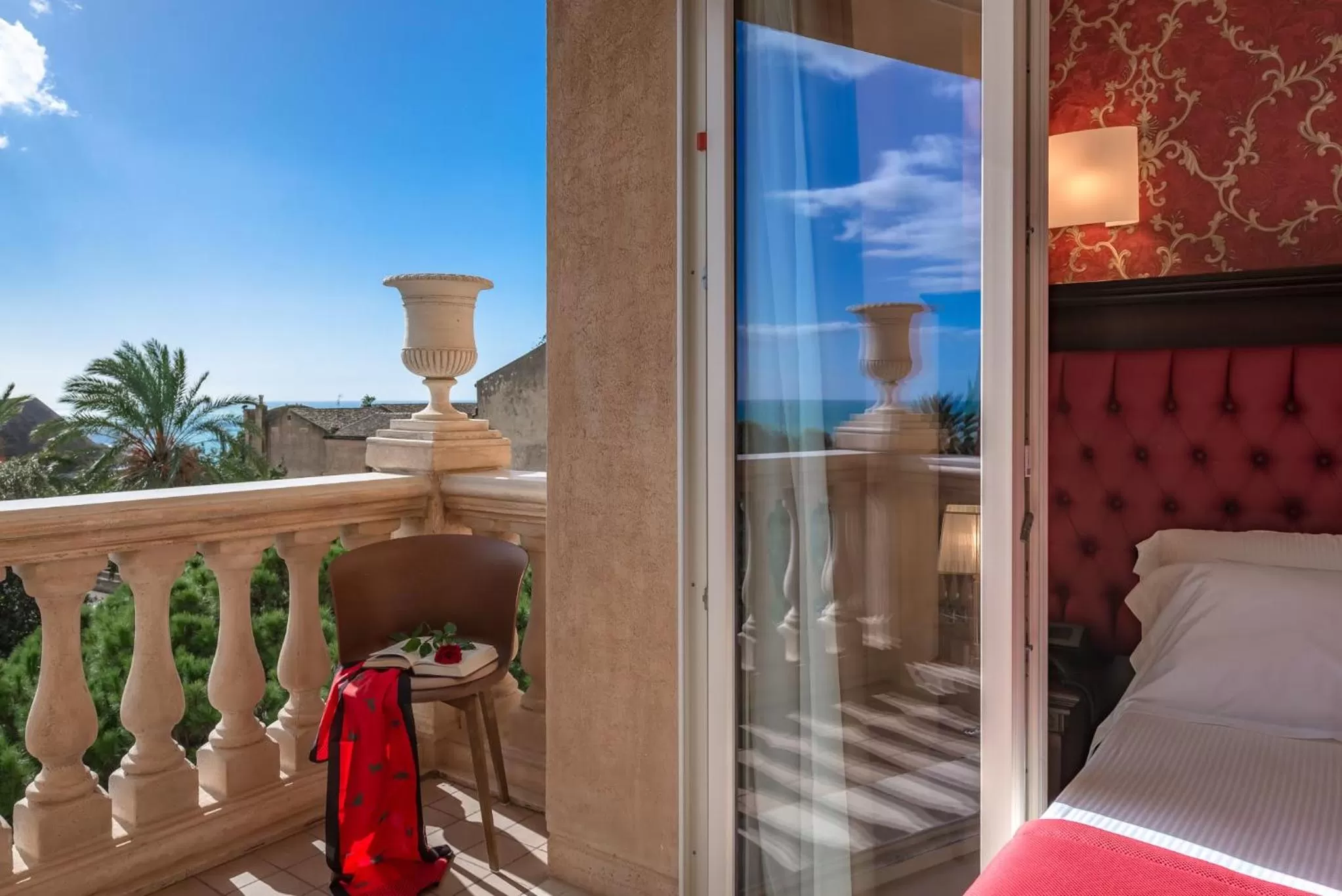 Photo of the whole room, Bed in La Paloma Blanca Hotel