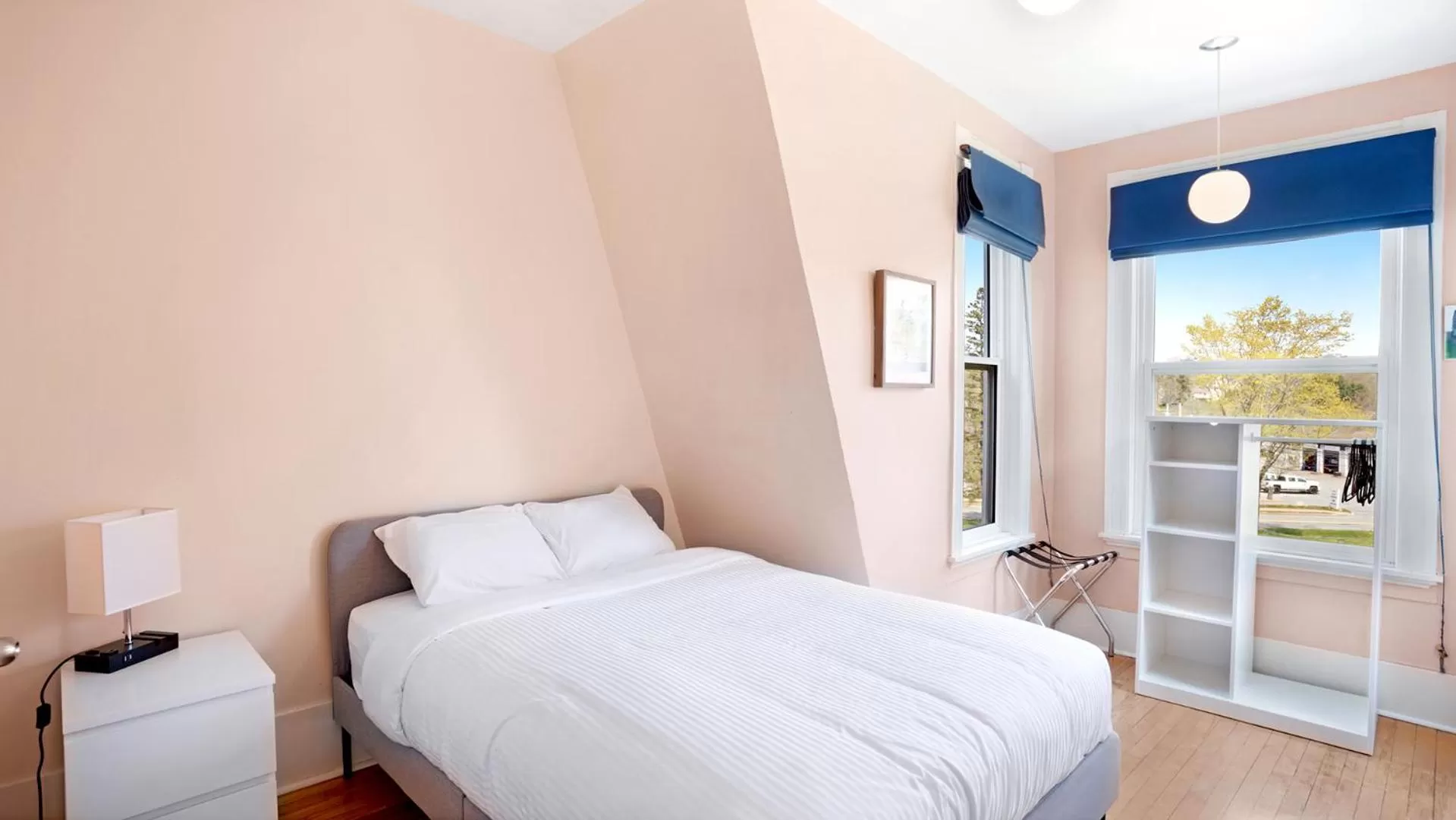 Bedroom, Bed in Homeport Motel