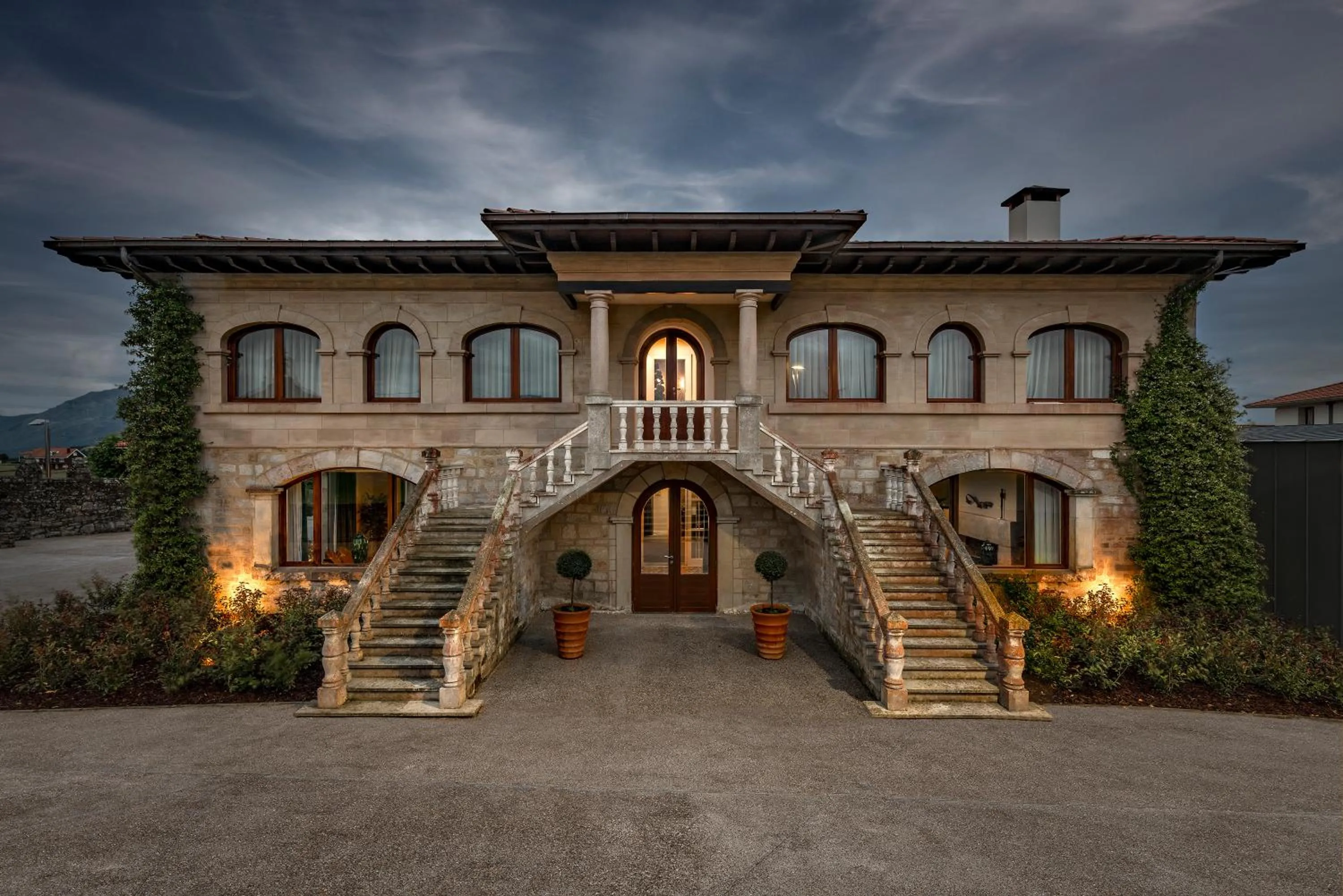 Property building in CoolRooms Palacio de Luces