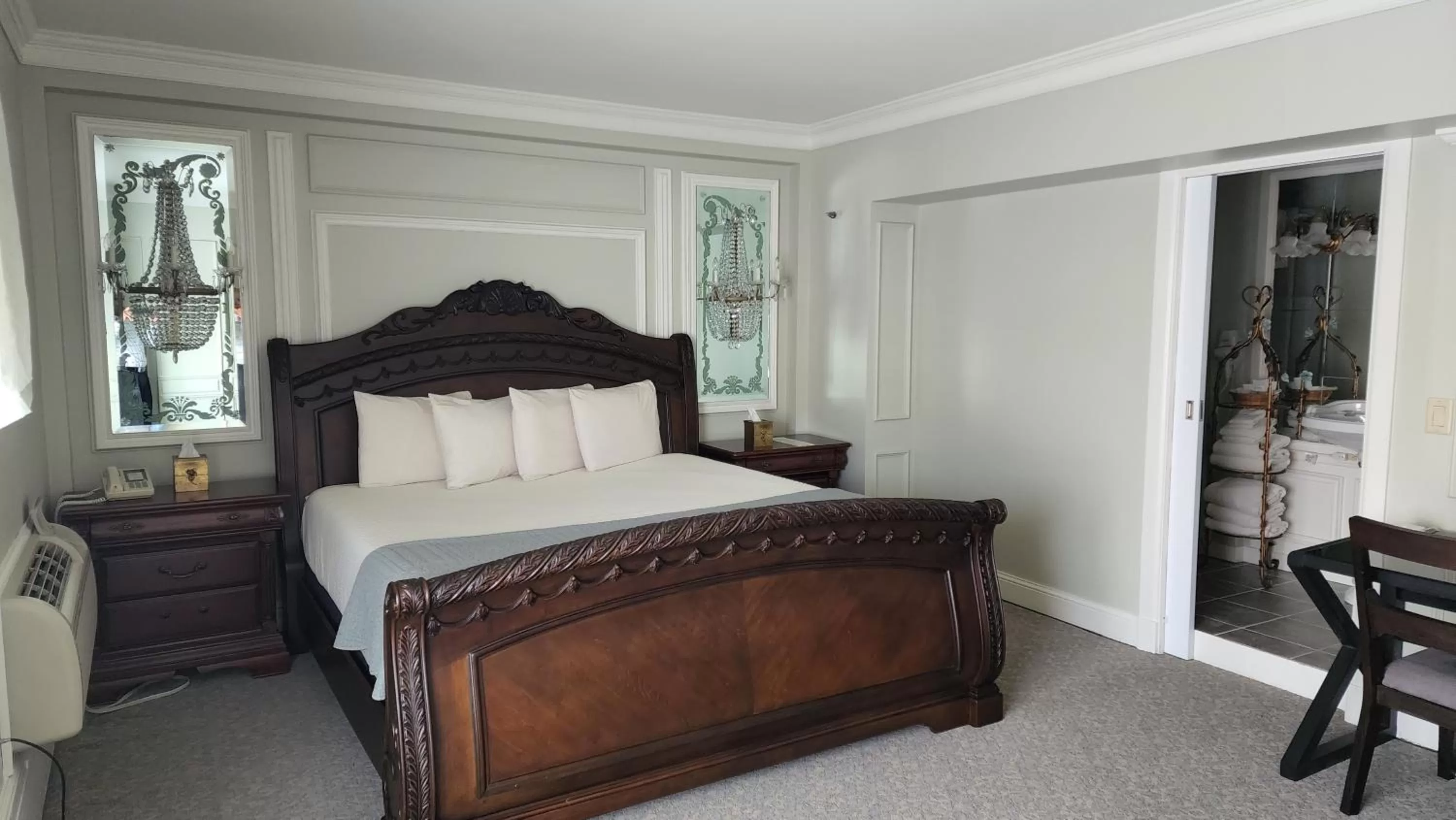 Bedroom, Bed in Lowell Inn