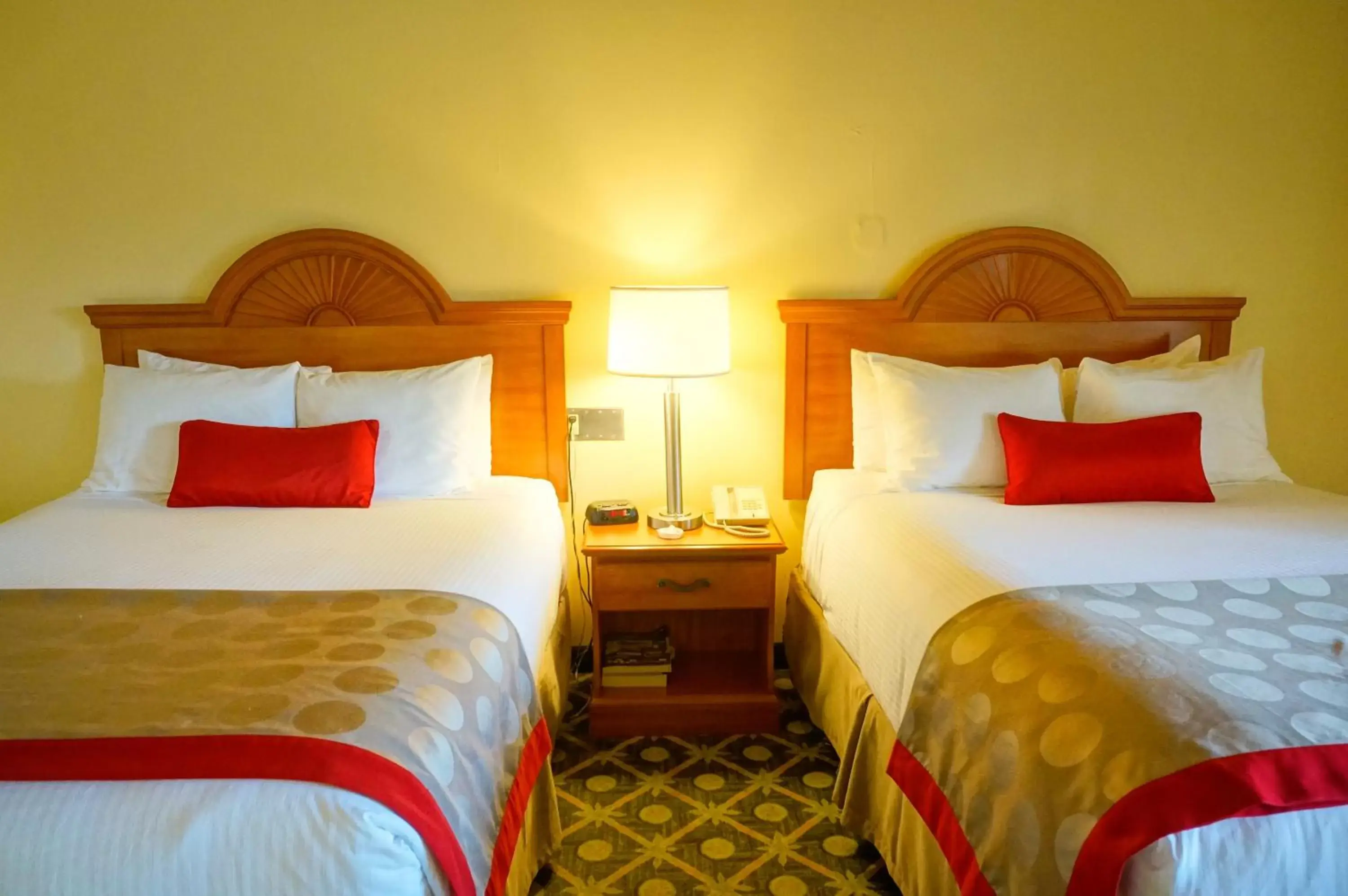 King Studio Suite - Mobility/Hearing Impaired Access - Non-Smoking in Ramada by Wyndham Santa Barbara King Studio Suite - Mobility/Hearing Impaired Access - Non-Smoking in Ramada by Wyndham Santa Barbara