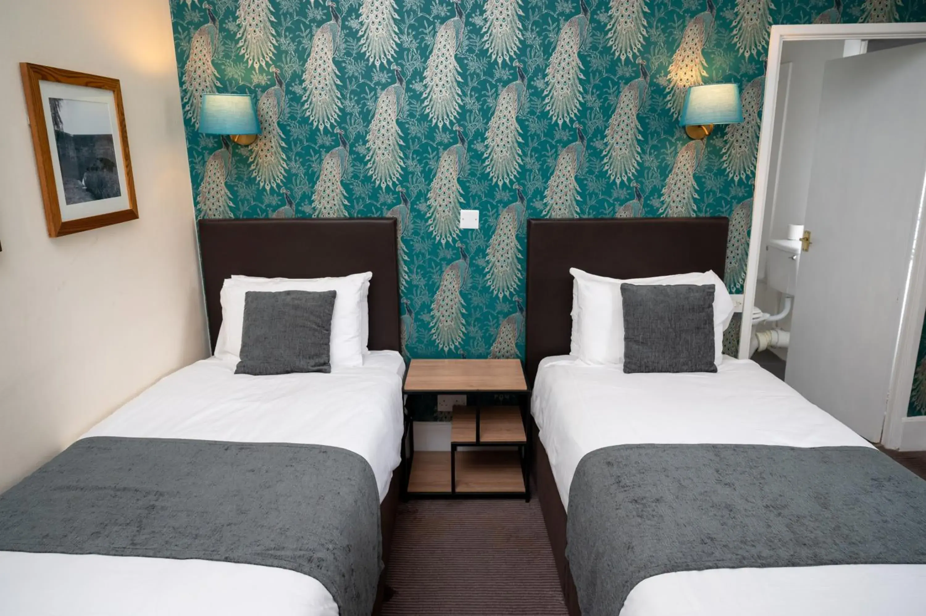 Twin Room in Bell Hotel by Greene King Inns Twin Room in Bell Hotel by Greene King Inns