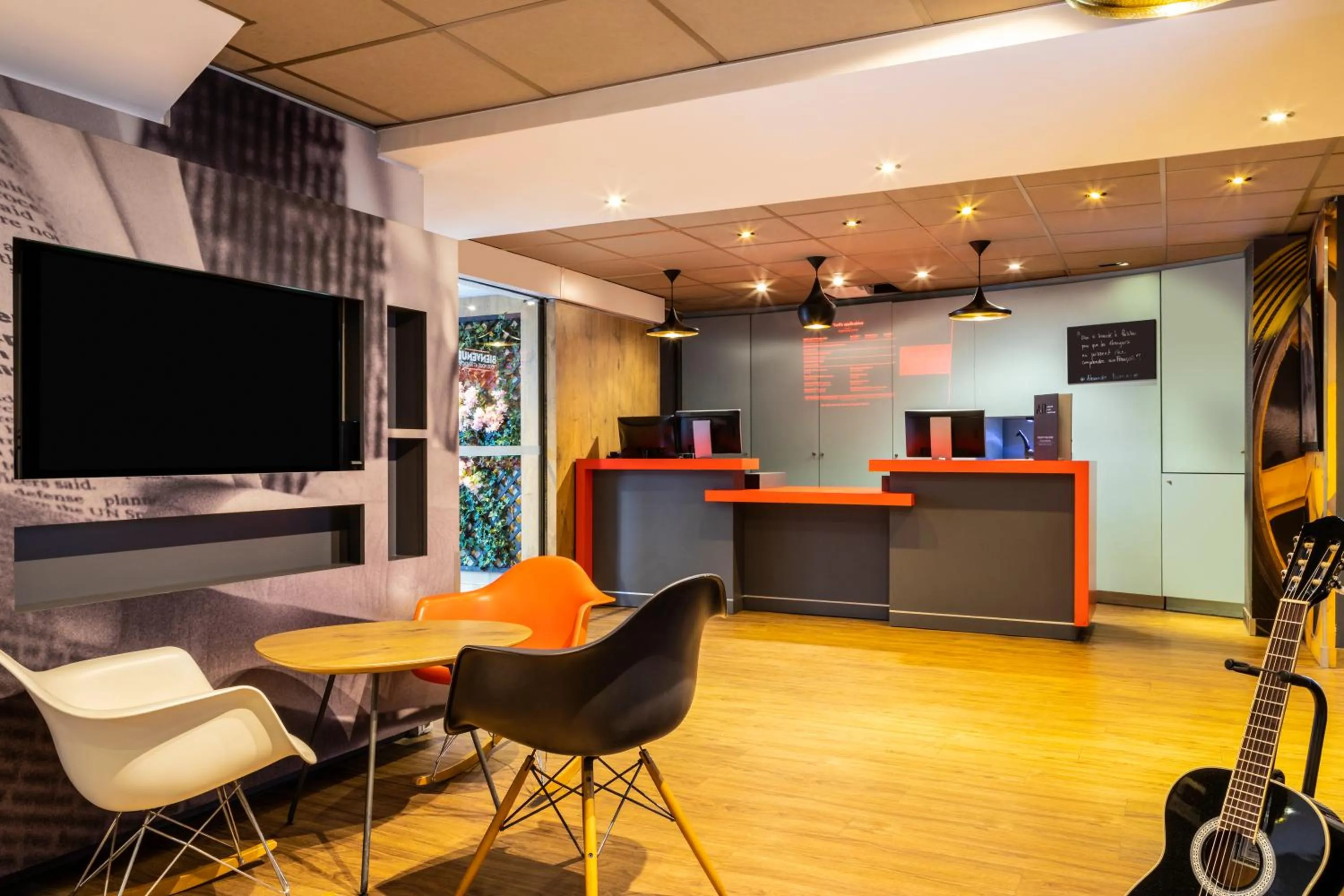 Lobby or reception in ibis Paris Gare du Nord La Fayette