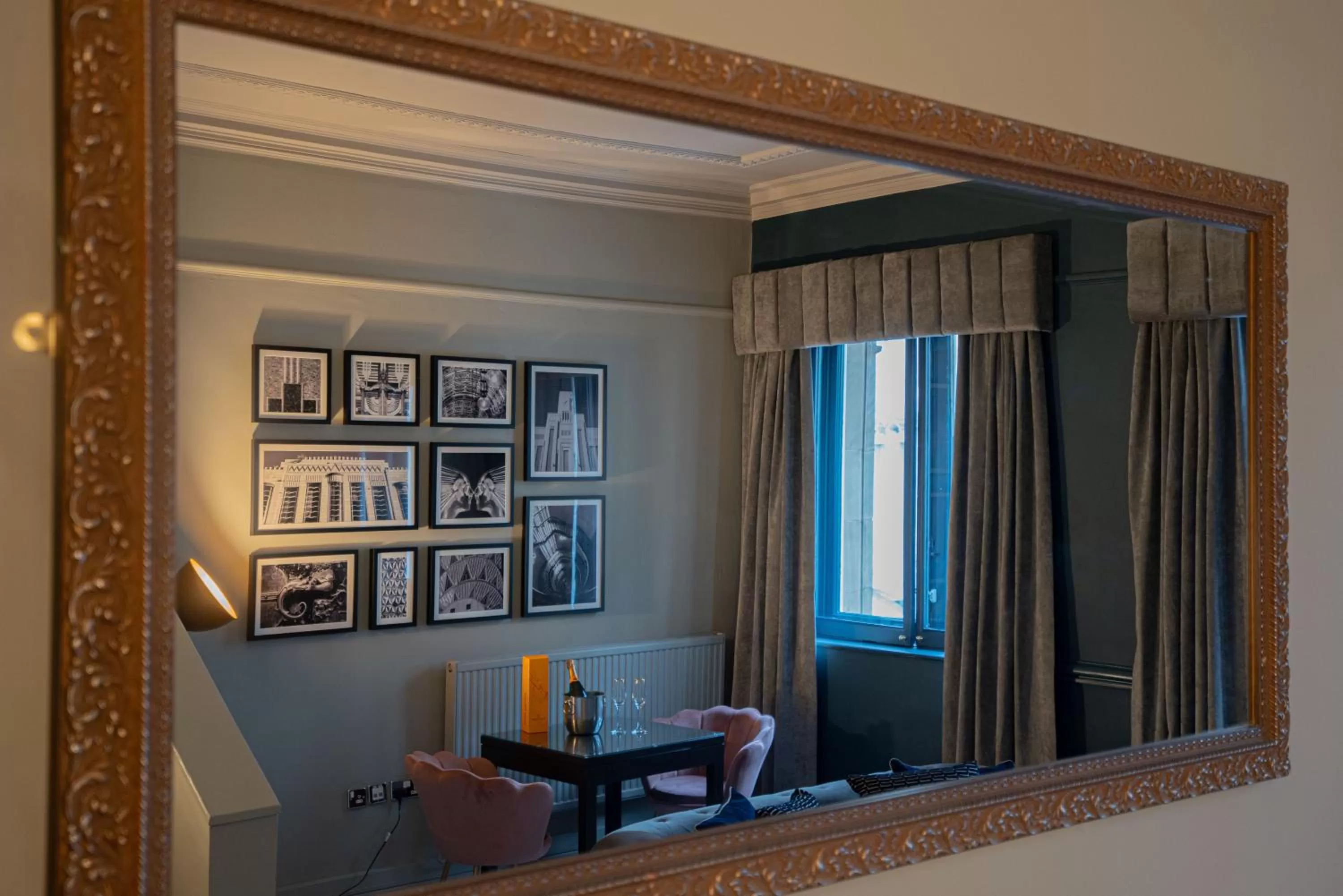 Seating area in 62 Castle Street Hotel