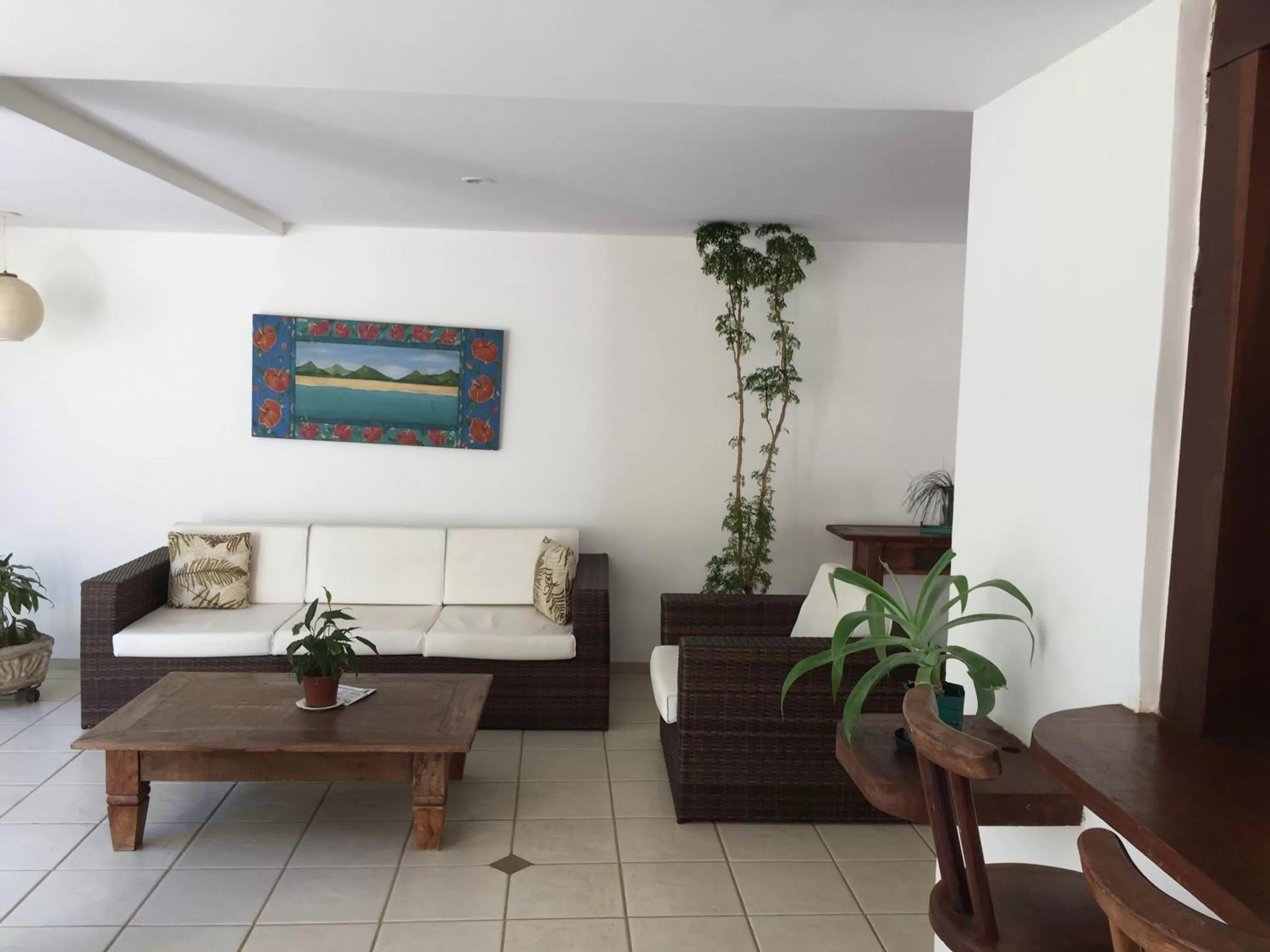Facade/entrance, Seating Area in Praia da Ferradurinha Guest House