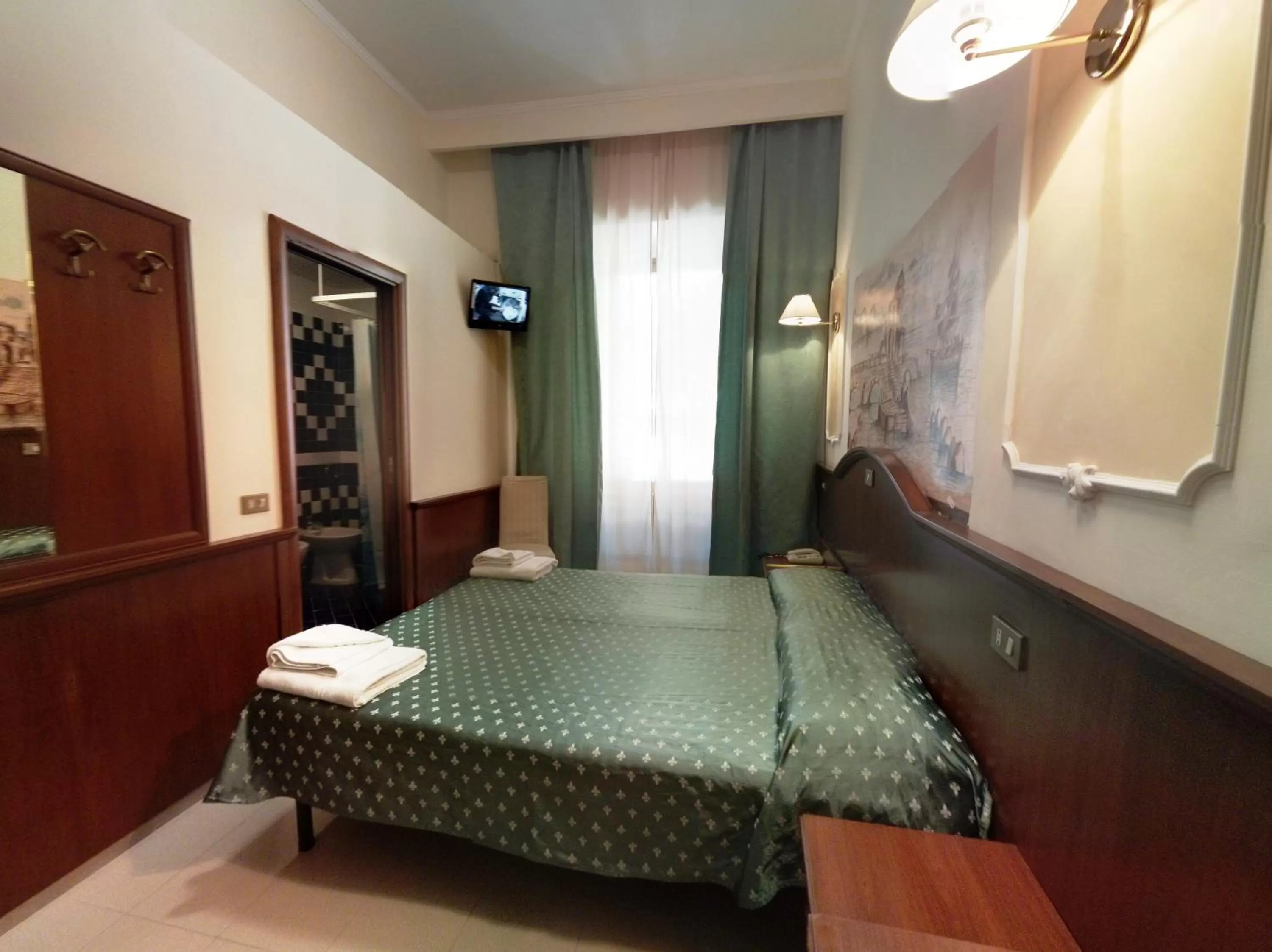 Bed in Cambridge Hotel