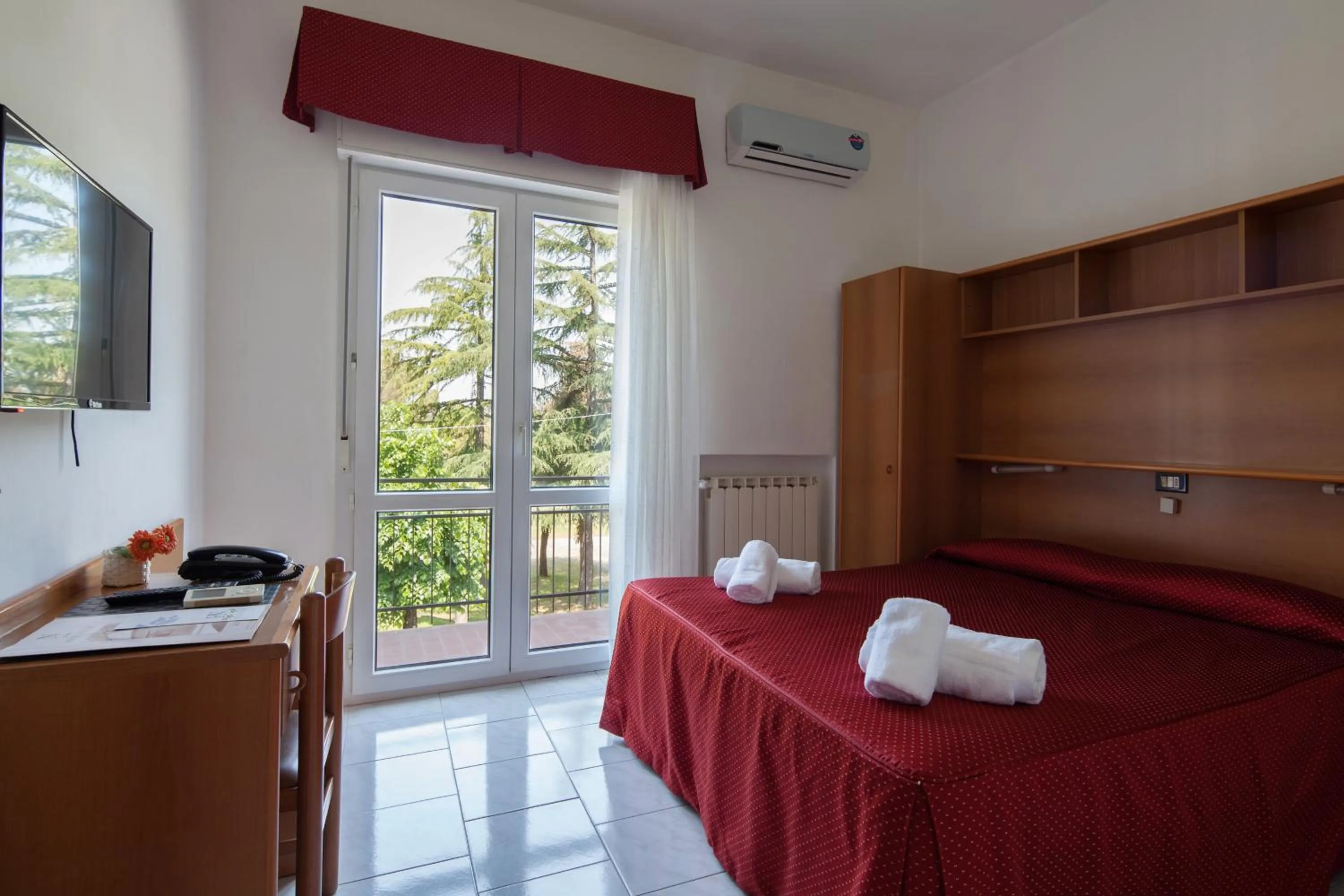 Bedroom, Bed in Hotel Nella