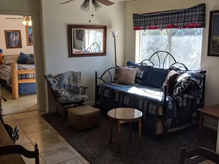 Bedroom, Seating Area in Yosemite Nights Bed & Breakfast