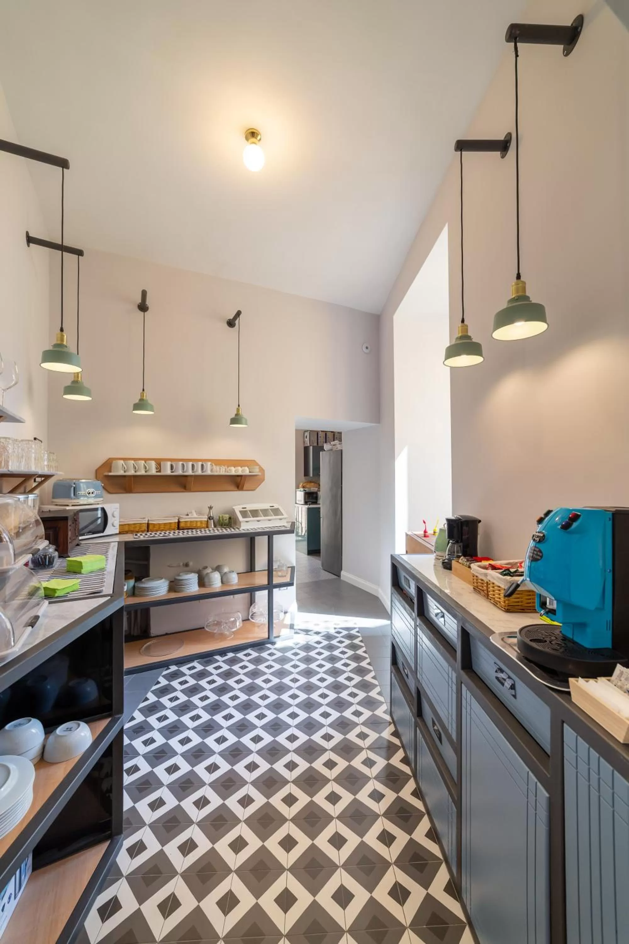 Food and drinks in The Duomo House by House In Naples