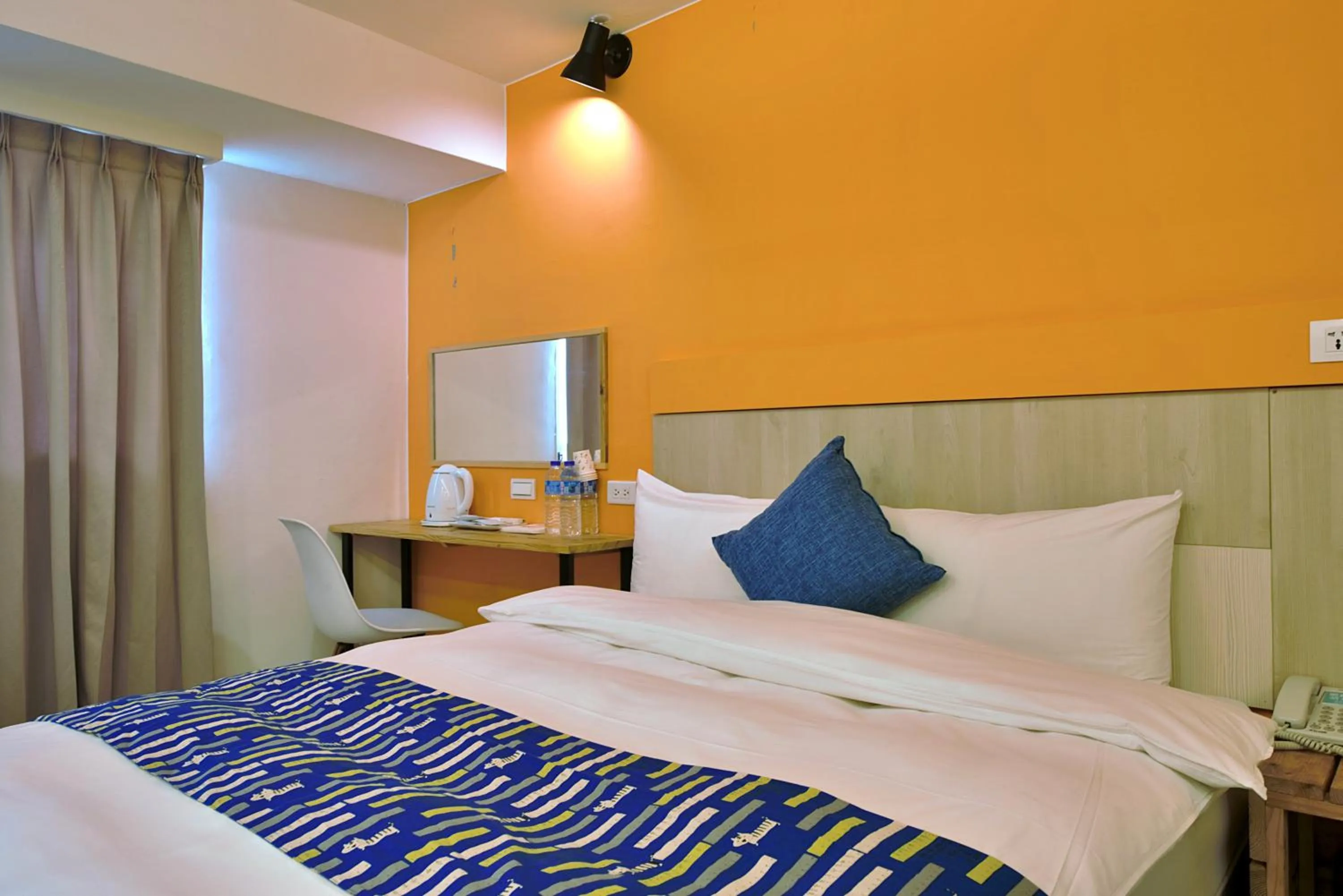 Bed in Good Night Hotel